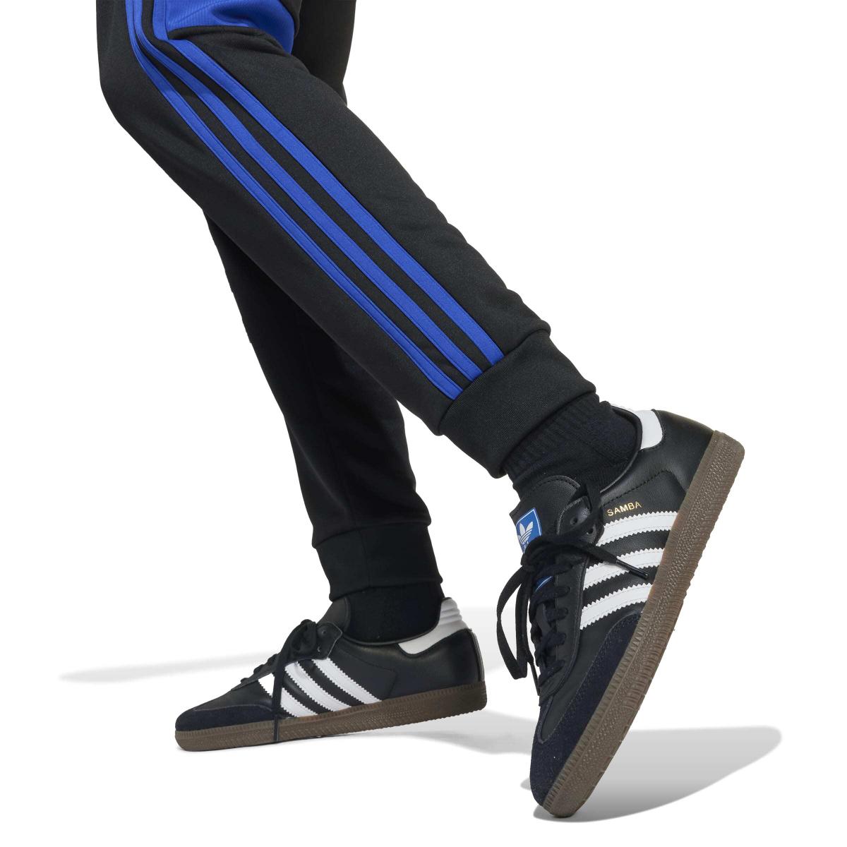 product/2/0/2025_09_adidas_jx2233_5_apparel_on_model_detail_view_1_white.jpg