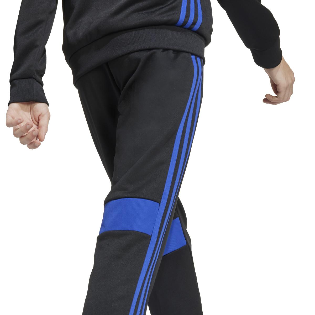 product/2/0/2025_09_adidas_jx2233_6_apparel_on_model_detail_view_2_white.jpg