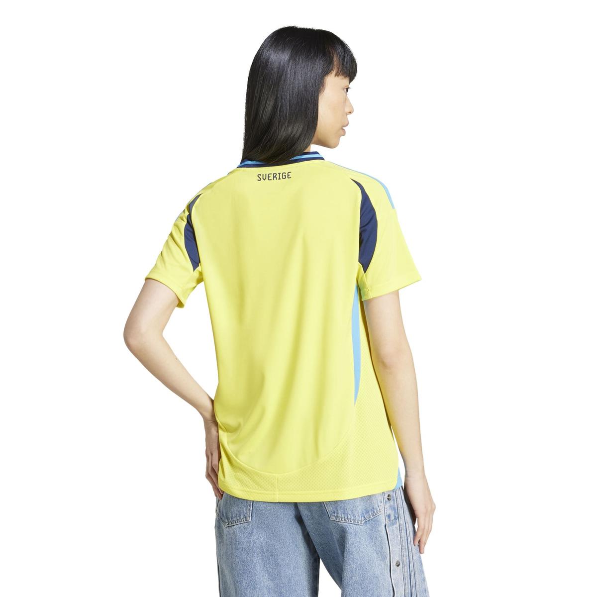 product/a/d/adidas_ip8418_6_apparel_on_model_back_view_white.jpg