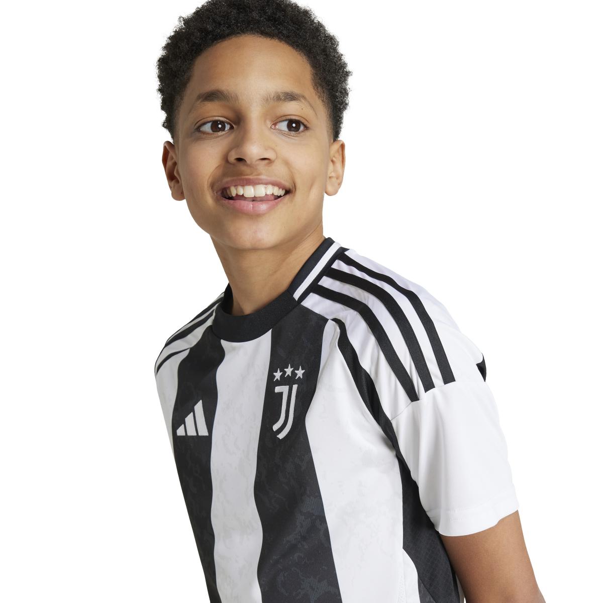 product/a/d/adidas_it3552_5_apparel_on_model_detail_view_1_white.jpg