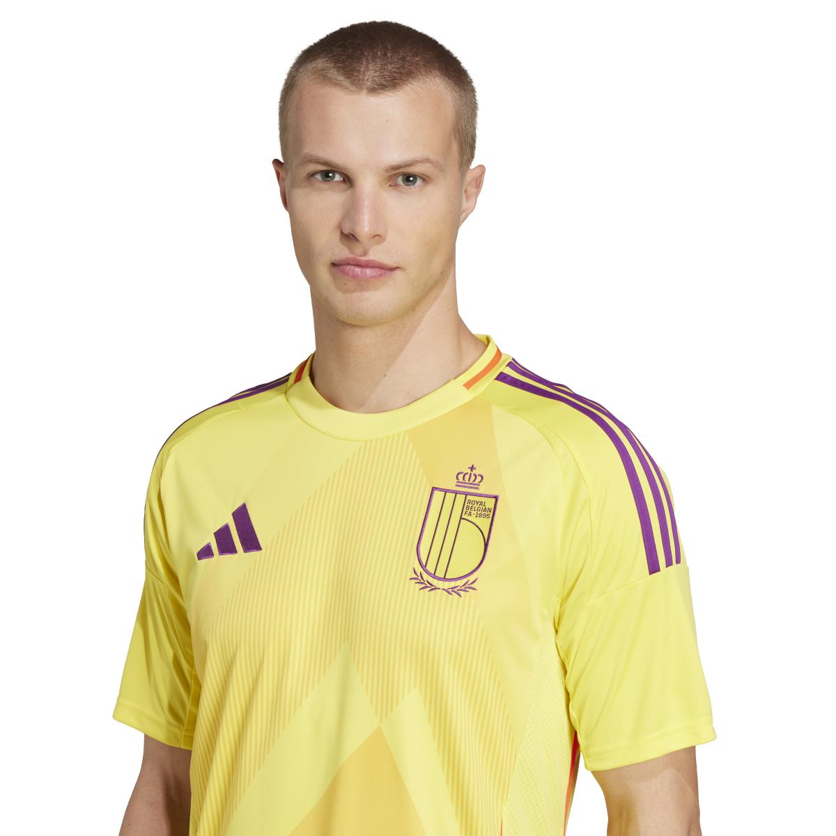 product/a/d/adidas_jd7435_6_apparel_on_model_detail_view_1_white.jpg