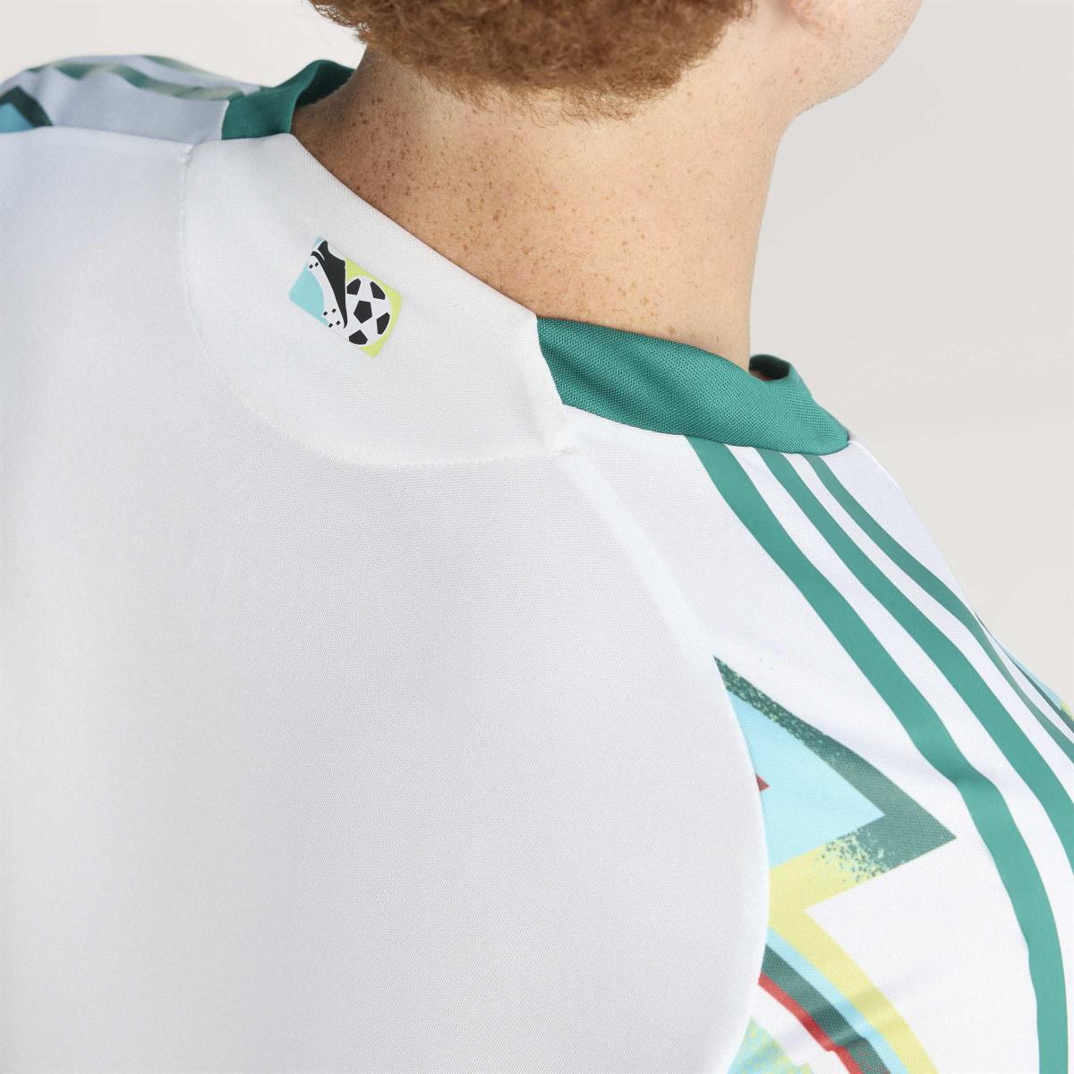 product/a/d/adidas_ji7327_13_apparel_photography_heromrktng_view_6.jpg