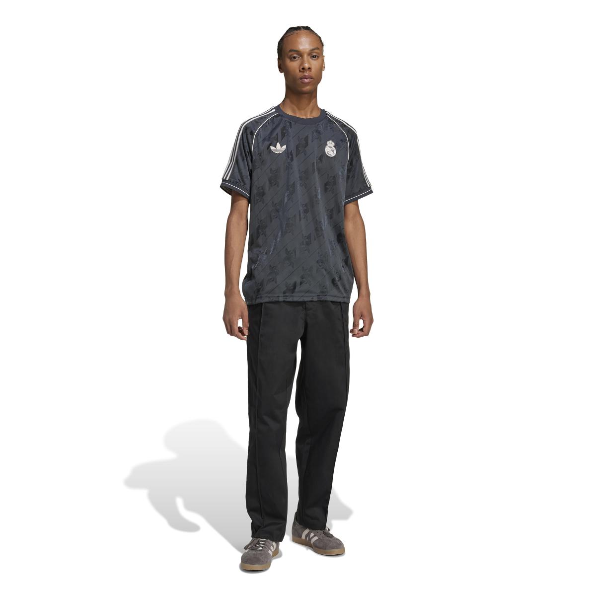 product/a/d/adidas_ji9481_8_apparel_on_model_standard_outfit_view_white.jpg
