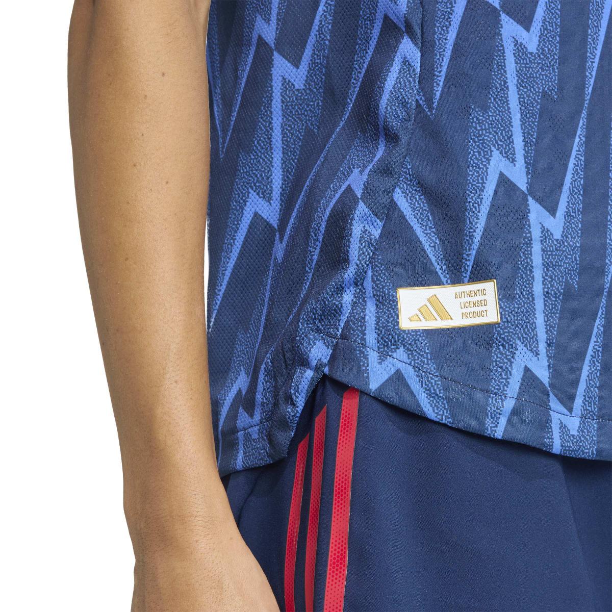 product/a/d/adidas_ji9522_8_apparel_on_model_detail_view_2_white.jpg