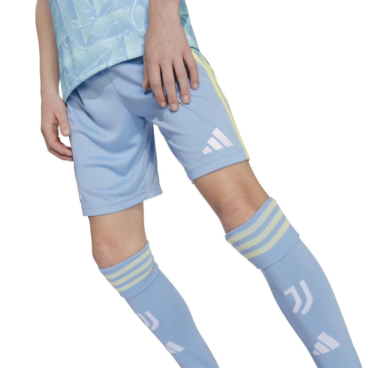product/a/d/adidas_jn5204_6_apparel_on_model_detail_view_2_white.jpg