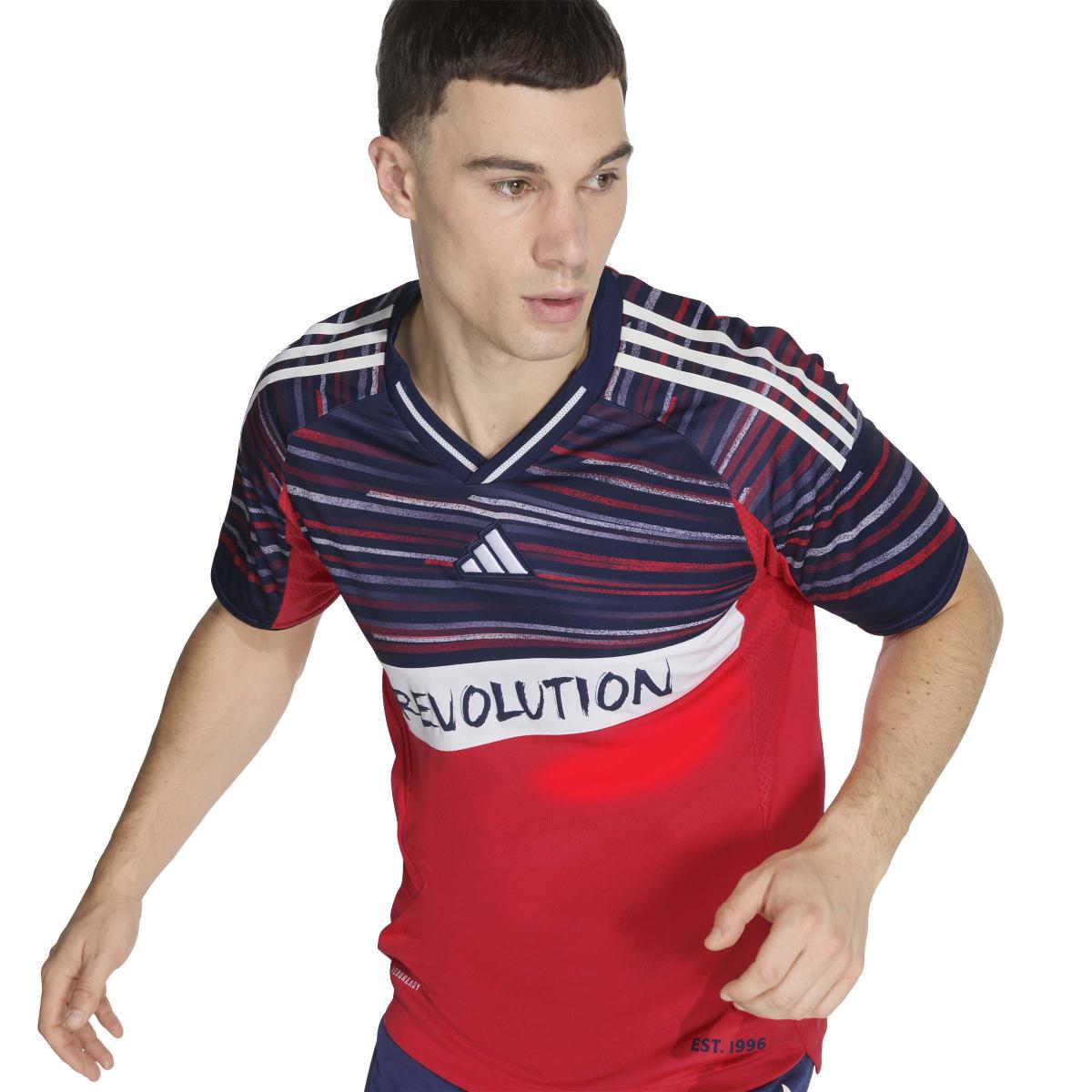 product/a/d/adidas_jn5688_6_apparel_on_model_detail_view_2_white.jpg