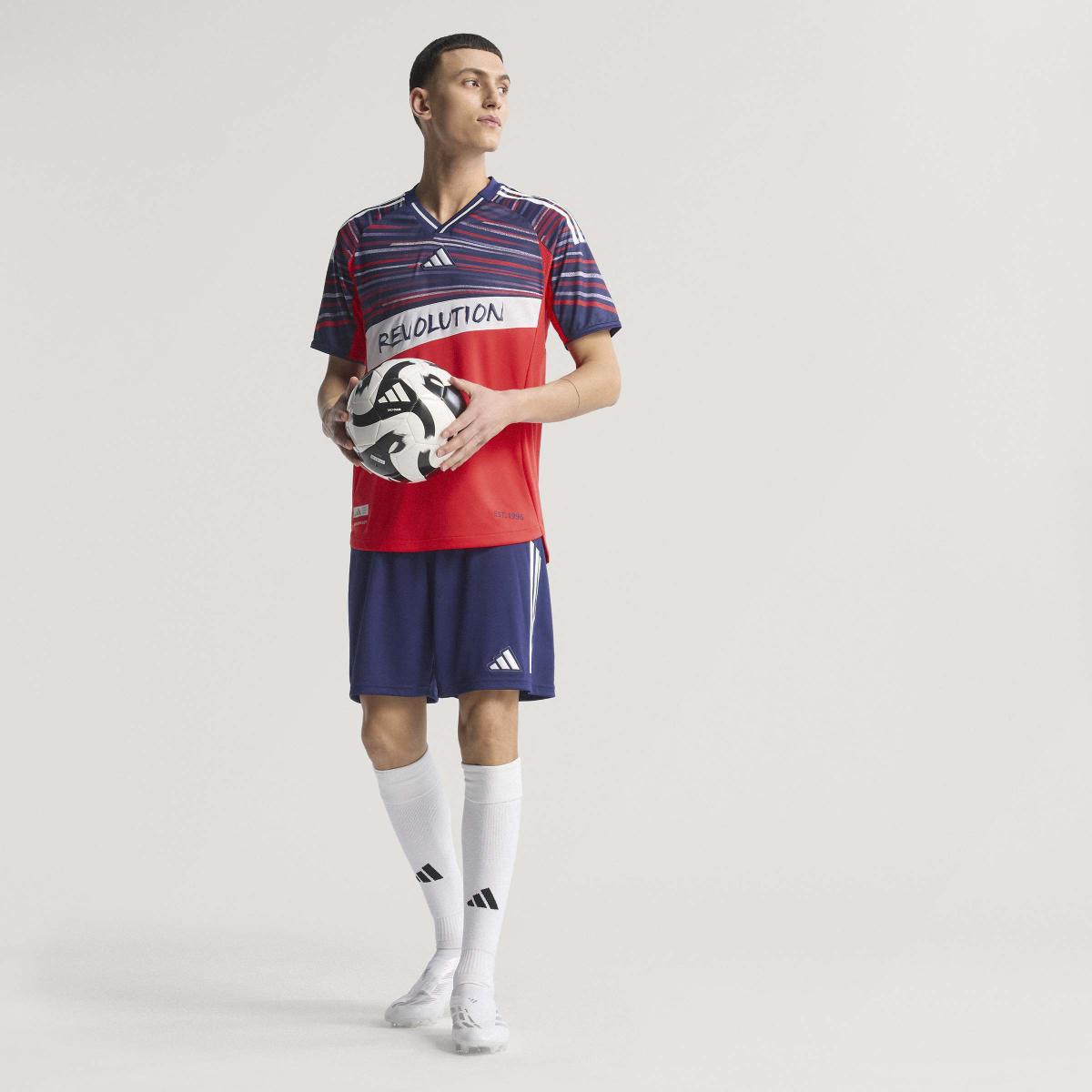 product/a/d/adidas_jn5688_7_apparel_photography_descmrktng_view_1.jpg