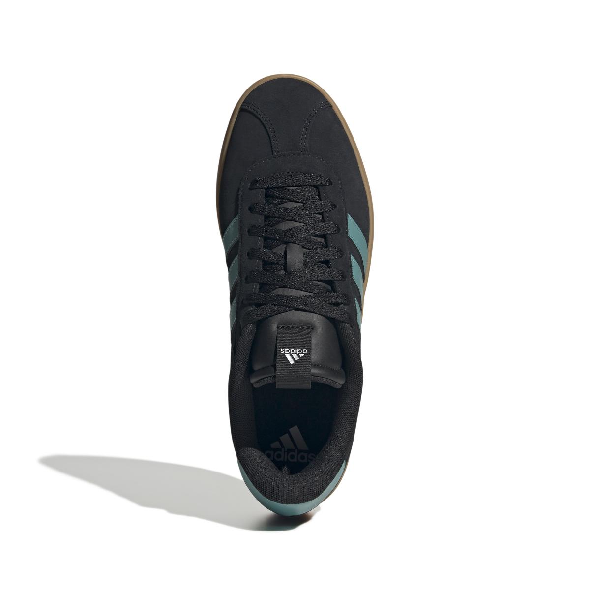 product/a/d/adidas_jr8653_3_footwear_photography_top_portrait_view_white-nw091725.jpg