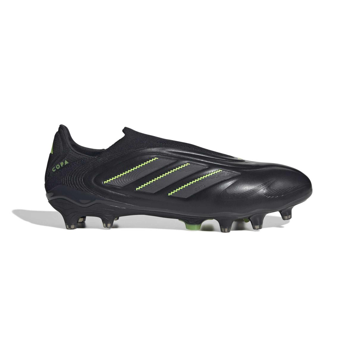 product/a/d/adidas_js0652_1_footwear_photography_side_lateral_center_view_white-nw091725.jpg