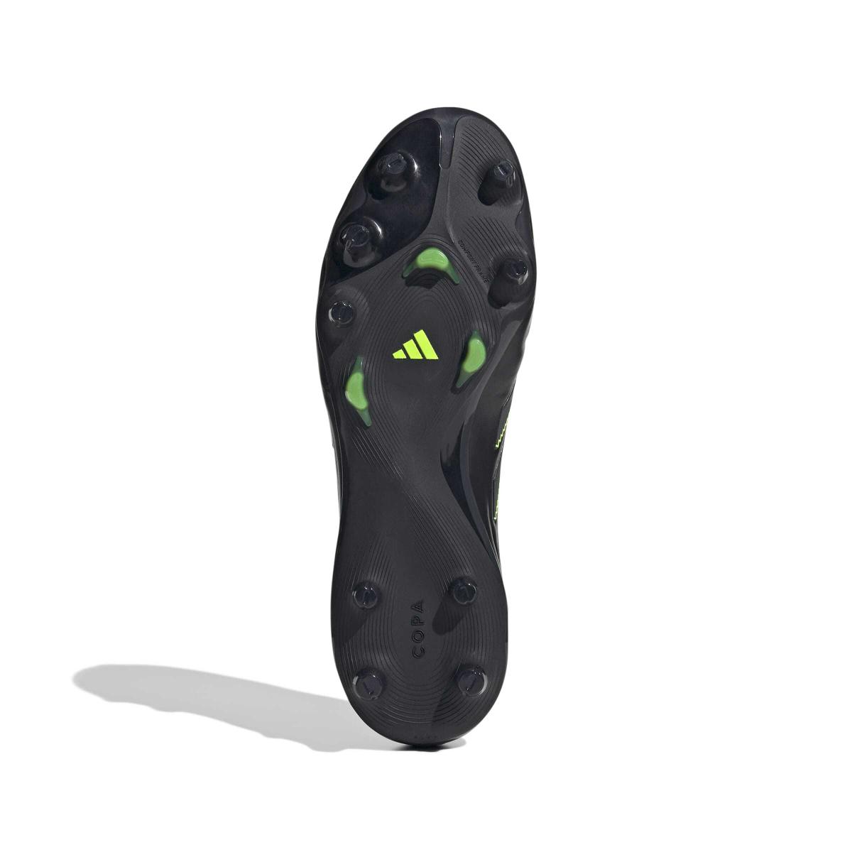 product/a/d/adidas_js0652_3_footwear_photography_bottom_view_white-nw091725.jpg