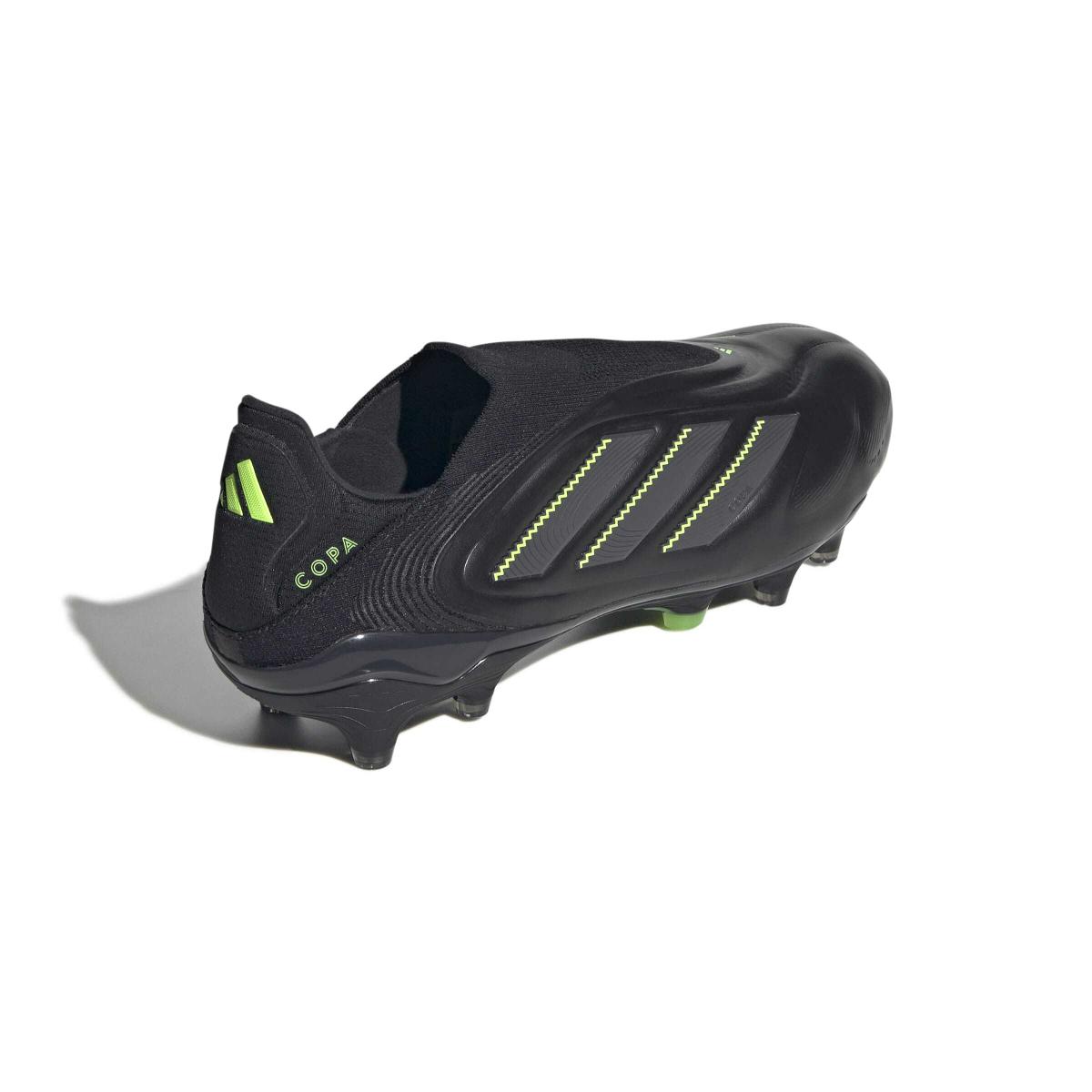 product/a/d/adidas_js0652_6_footwear_photography_back_lateral_top_view_white-nw091725.jpg