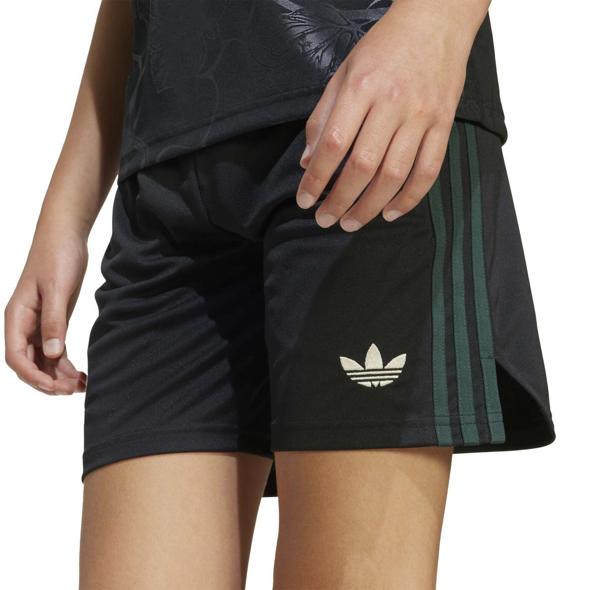 product/a/d/adidas_kc3461_6_apparel_on_model_detail_view_2_white.jpg