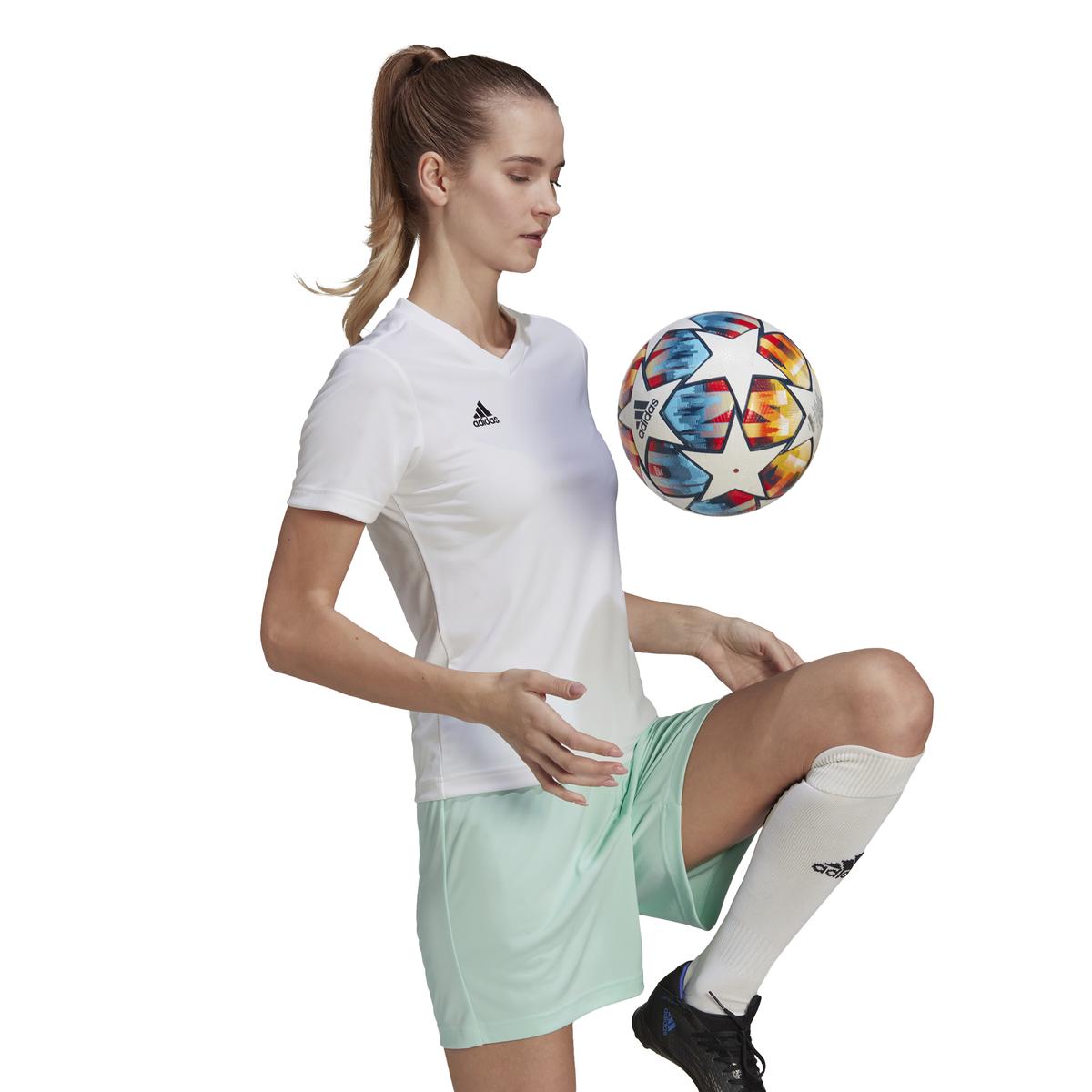 product/h/c/hc5074_app_on-model_walking_white_1645108932.jpg