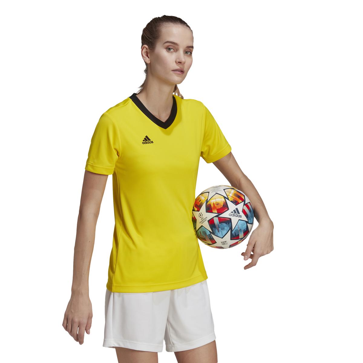 product/h/i/hi2125_app_on-model_walking_white_1645109228.jpg