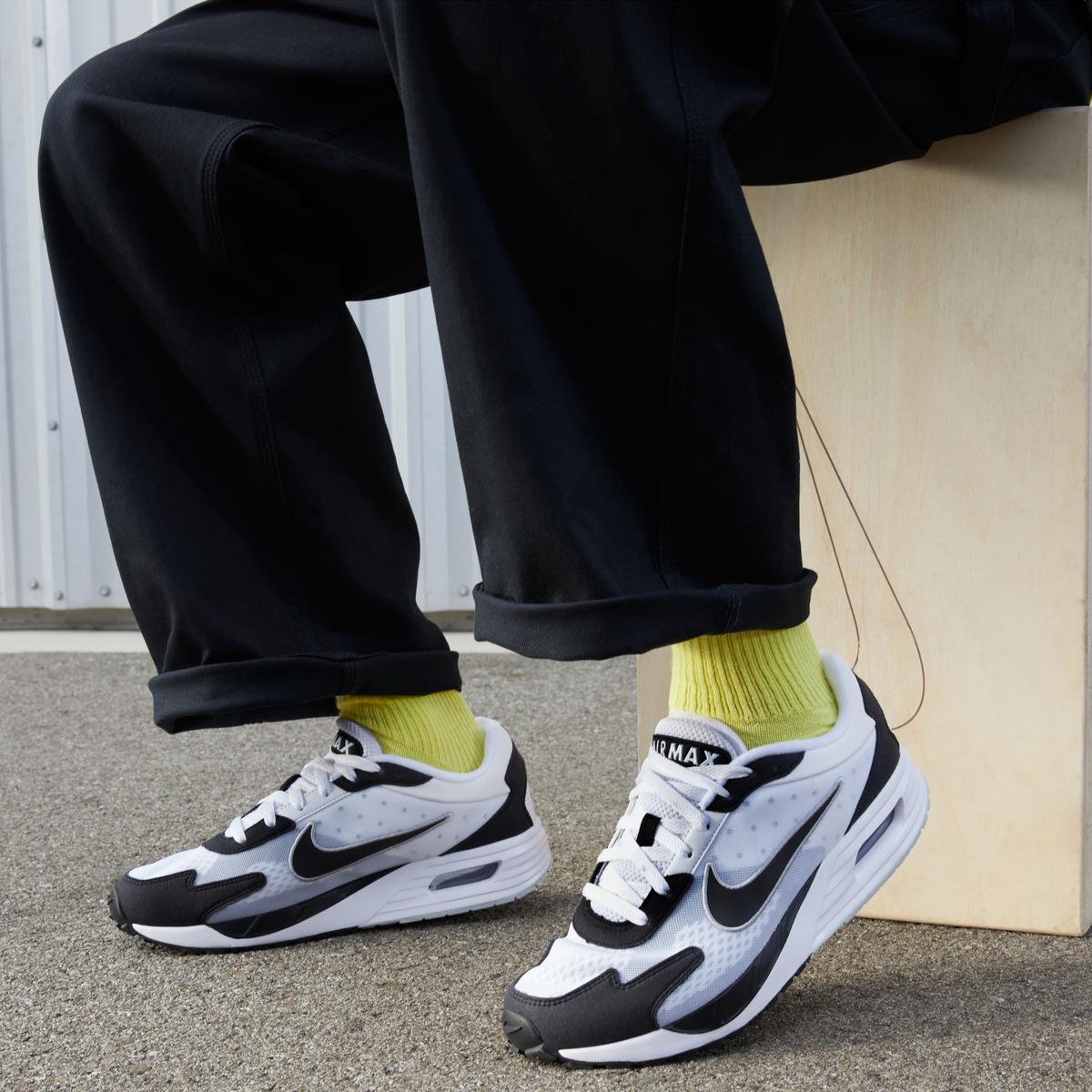 product/n/i/nike_dx3666-100-phsym001.jpg