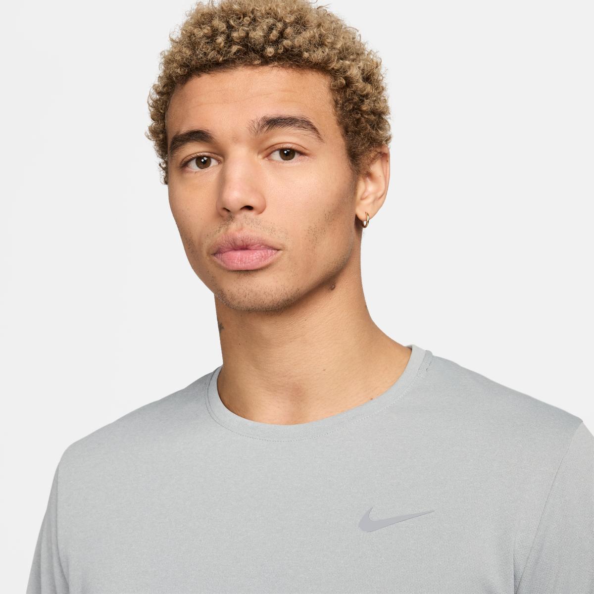 product/n/i/nike_fb7070-097-phsym001.jpg