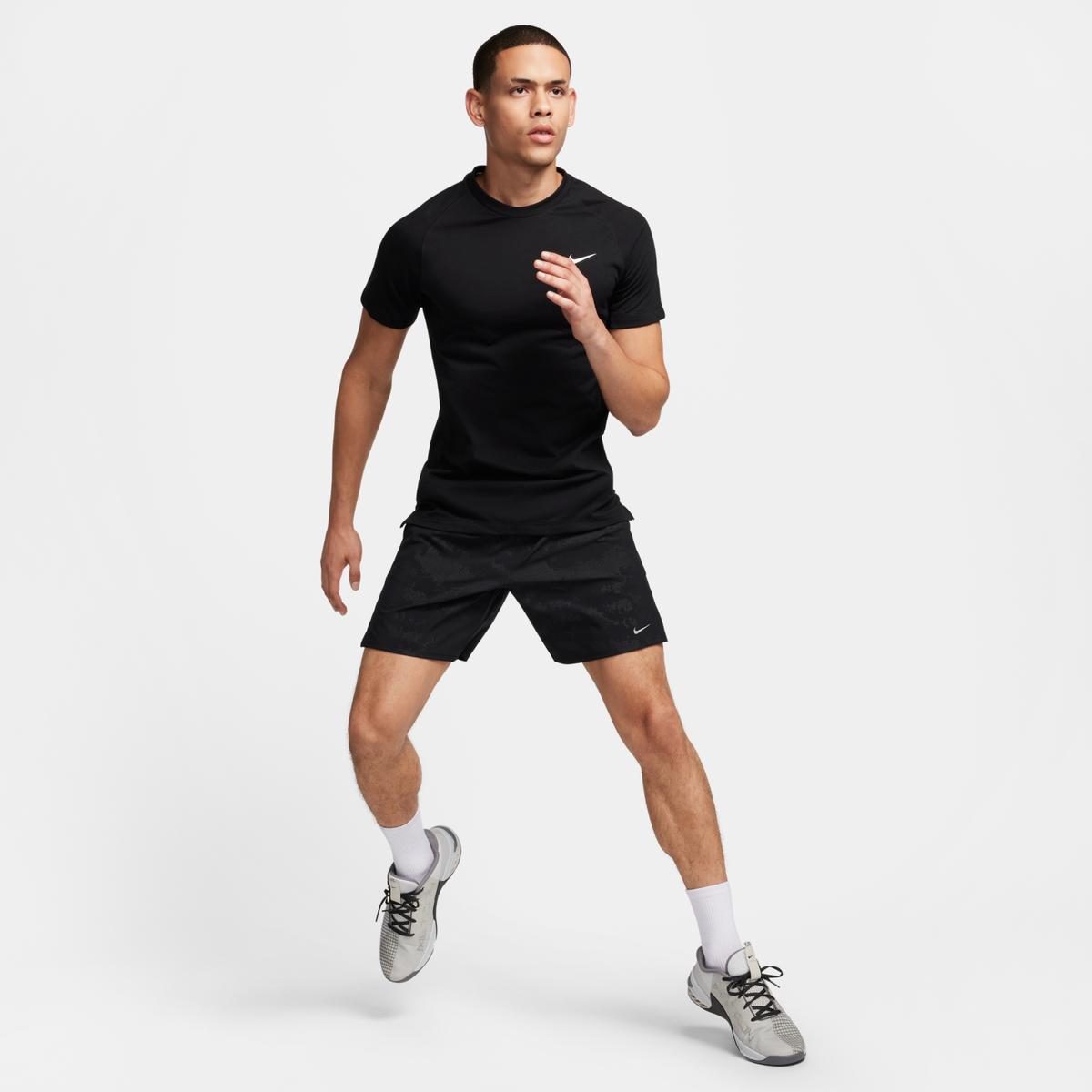 product/n/i/nike_fn2979-010-phsym006.jpg