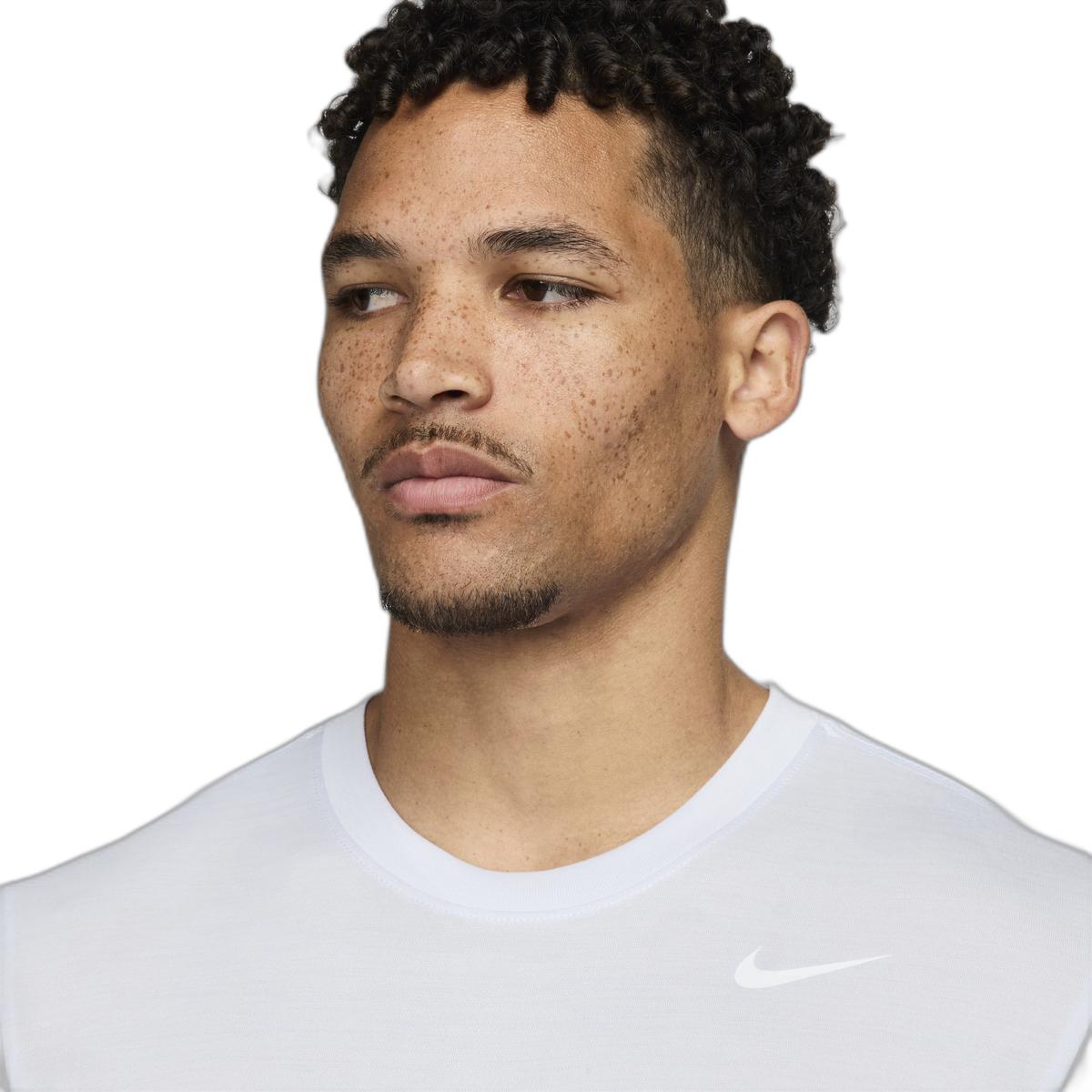 product/n/i/nike_fq3808-085_football-grey-pure-white_1.jpg
