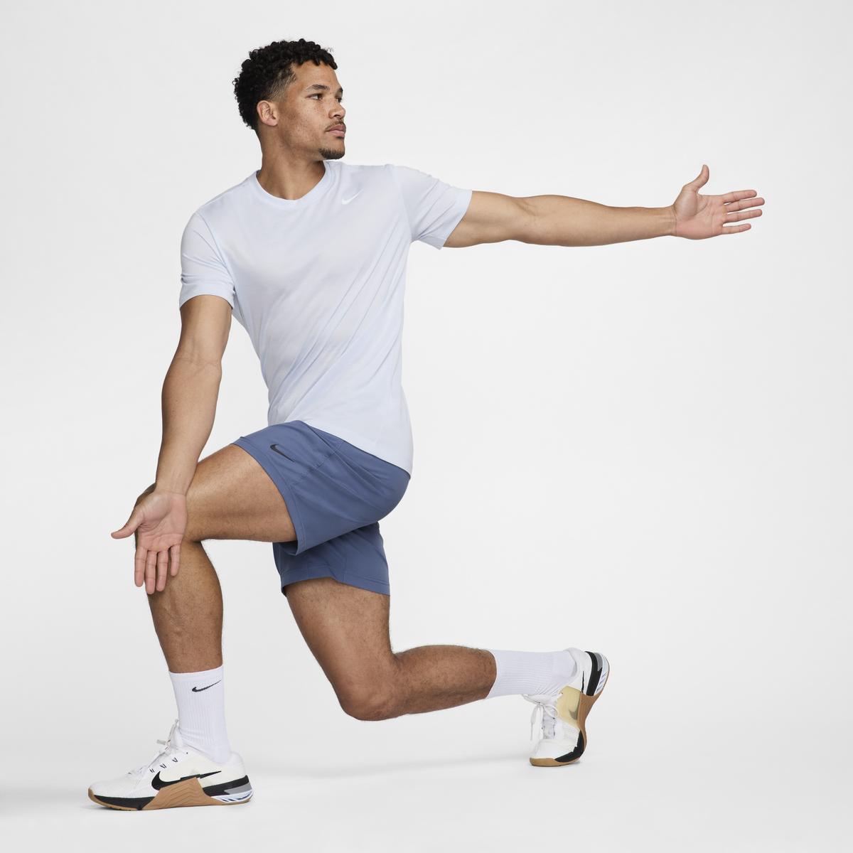 product/n/i/nike_fq3808-085_football-grey-pure-white_4.jpg