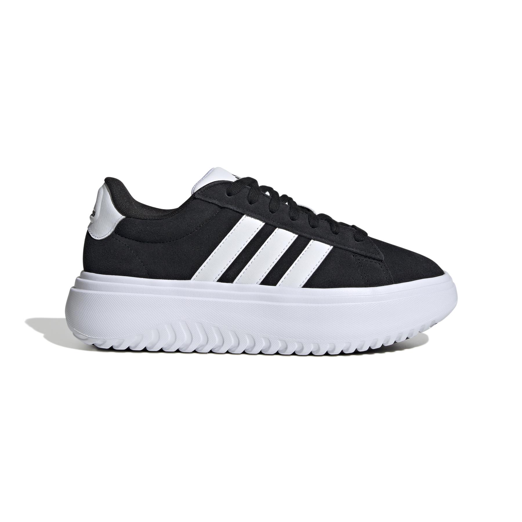 product/a/d/adidas_ie1102_1_footwear_photography_side_lateral_center_view_white.jpg