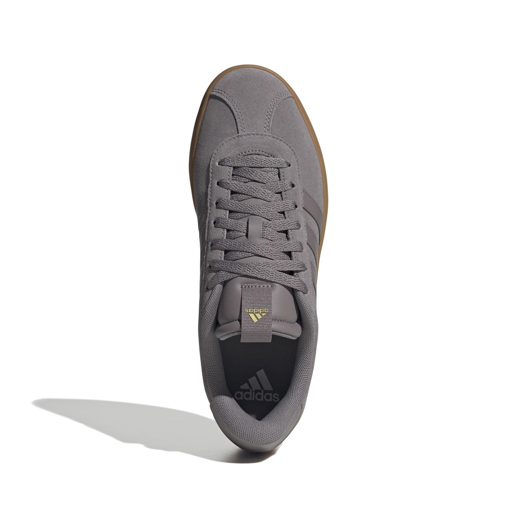 product/a/d/adidas_ih8911_3_footwear_photography_top_portrait_view_white-nw091625.jpg