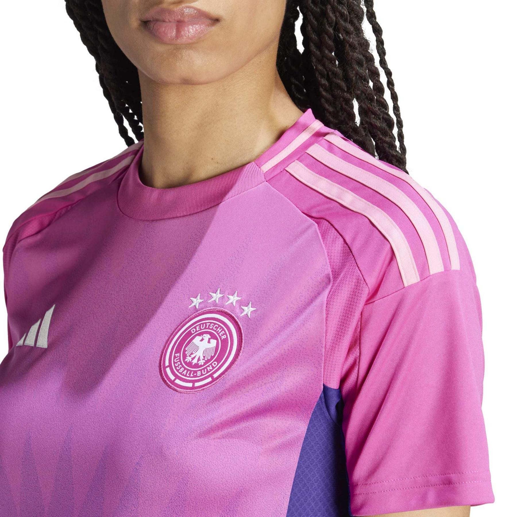product/a/d/adidas_ip8160_9_apparel_on_model_detail_view_2_white.jpg
