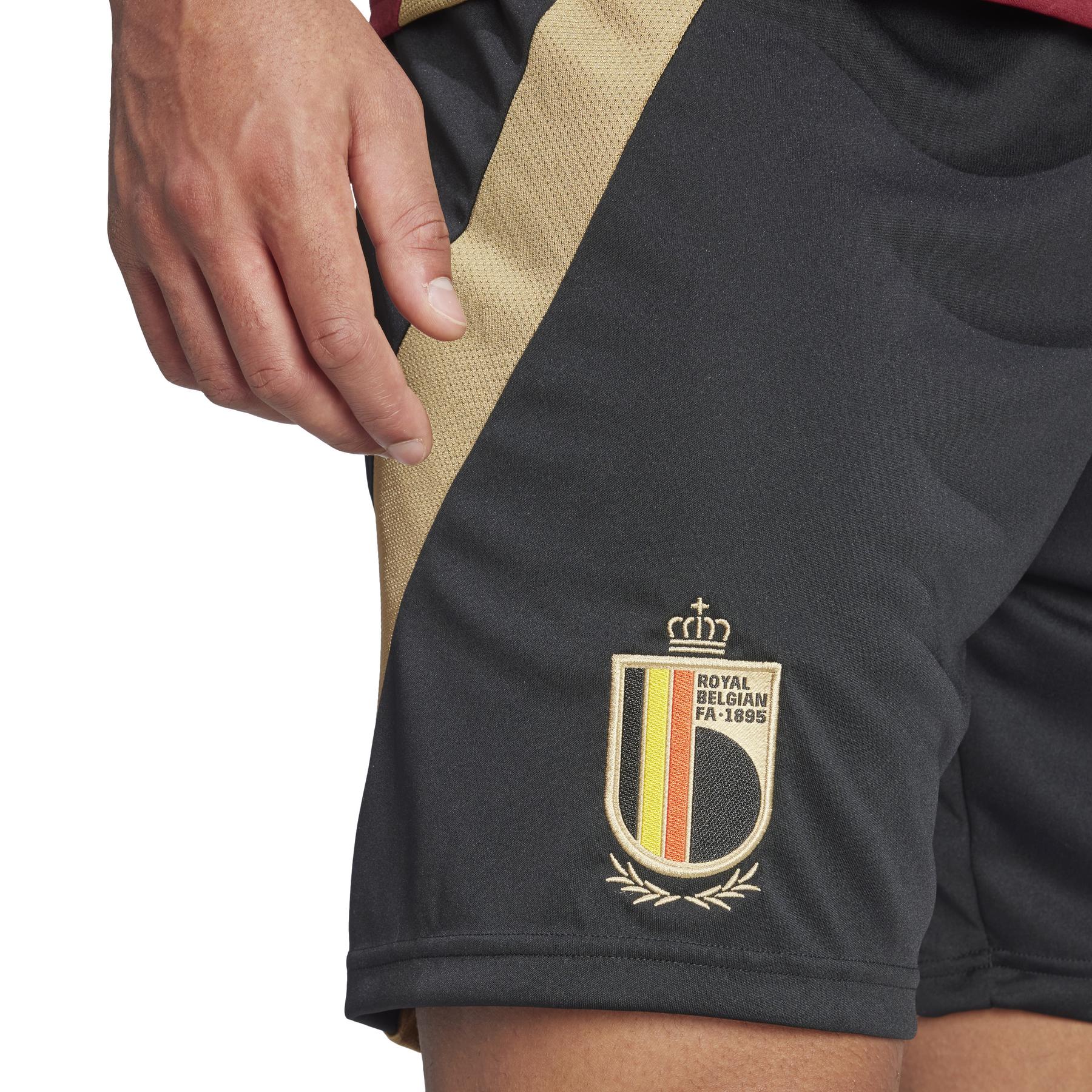 product/a/d/adidas_iq0759_7_apparel_on_model_detail_view_1_white.jpg