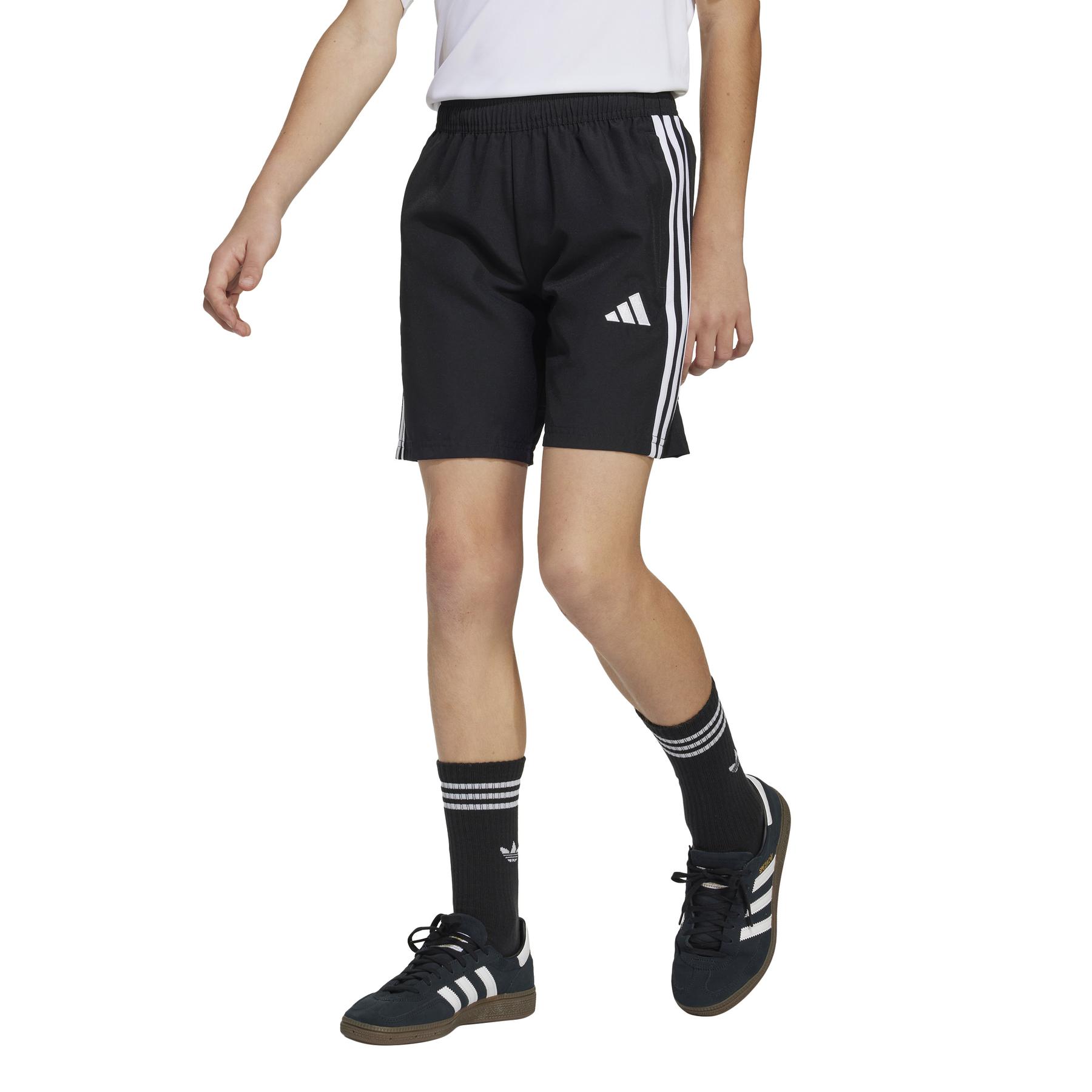 product/a/d/adidas_jd0641_black-white_2.jpg