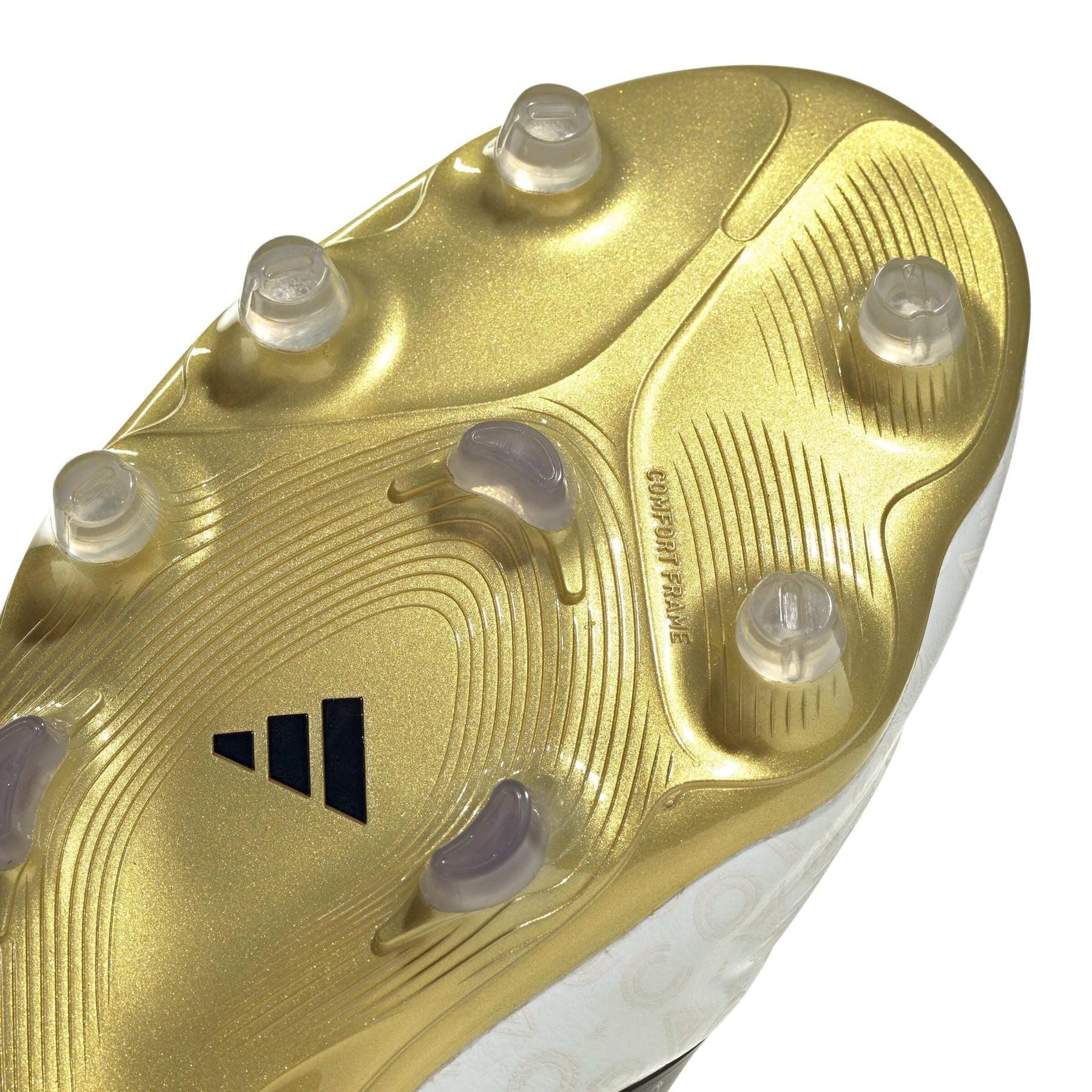 product/a/d/adidas_jh6301_7_footwear_photography_detail_view_1_white-nw091625.jpg