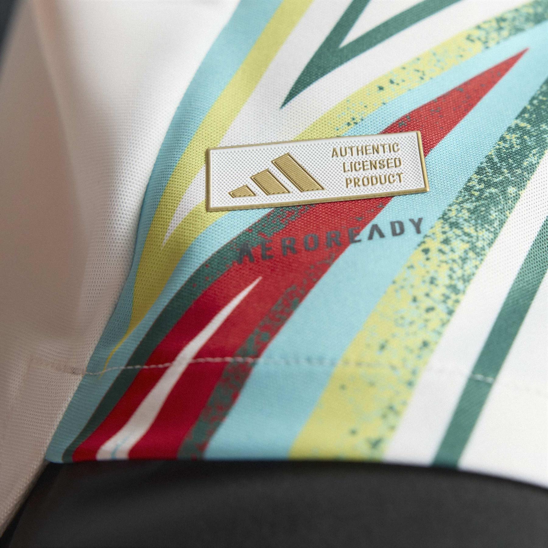 product/a/d/adidas_ji7327_16_apparel_photography_heromrktng_view_9.jpg