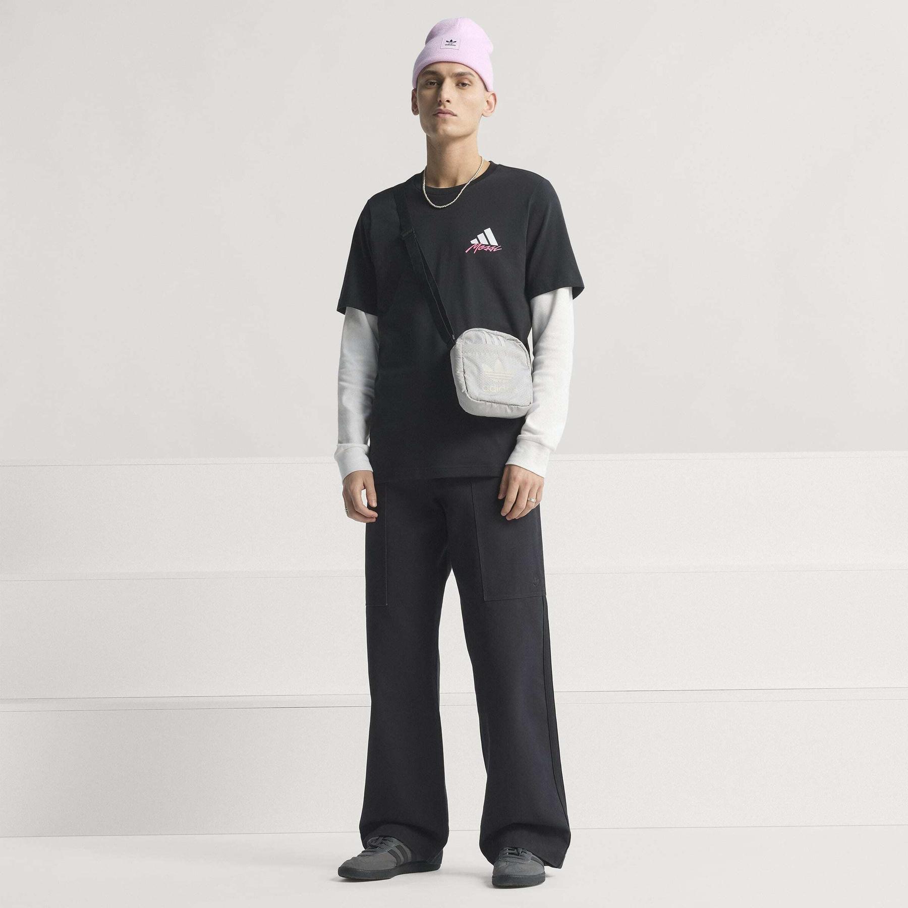 product/a/d/adidas_jm8948_black_10.jpg