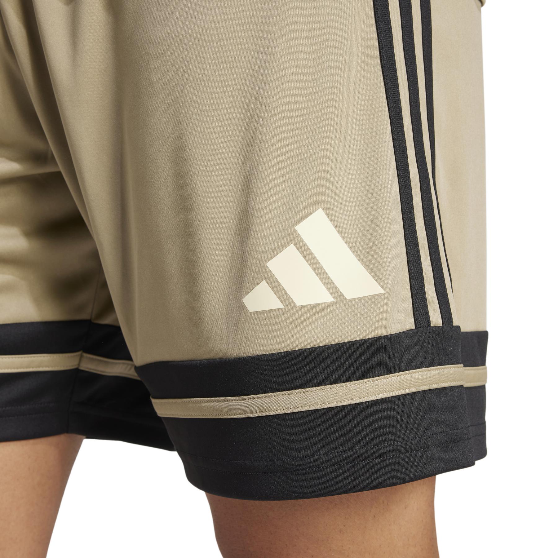 product/a/d/adidas_jp3403_8_apparel_on_model_detail_view_1_white.jpg