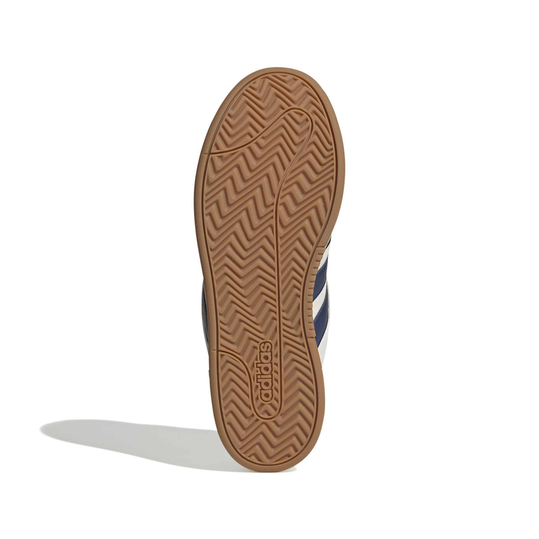 product/a/d/adidas_jq3006_4_footwear_photography_bottom_view_white-nw091625.jpg