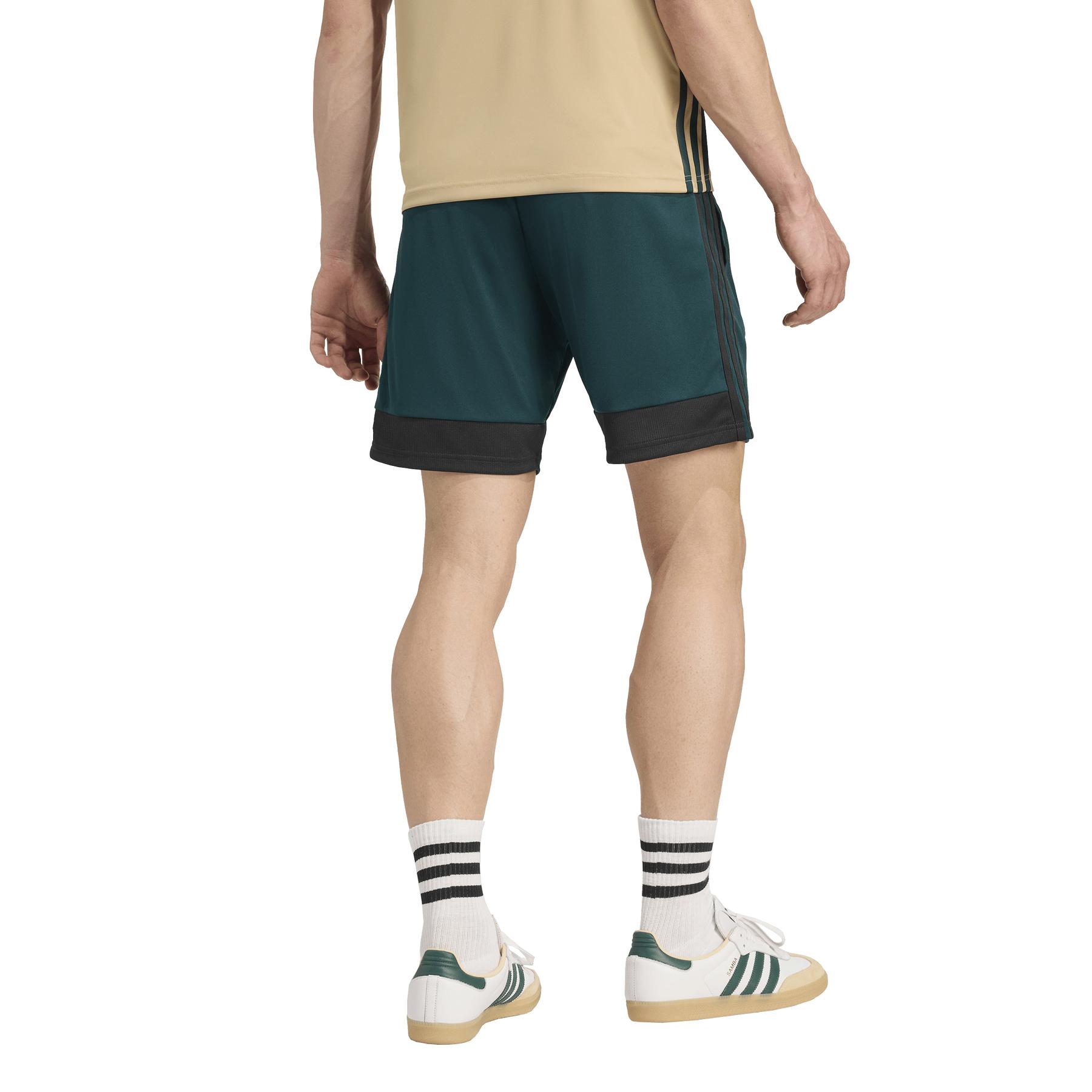 product/a/d/adidas_kc7232_vert-noir_3.jpg