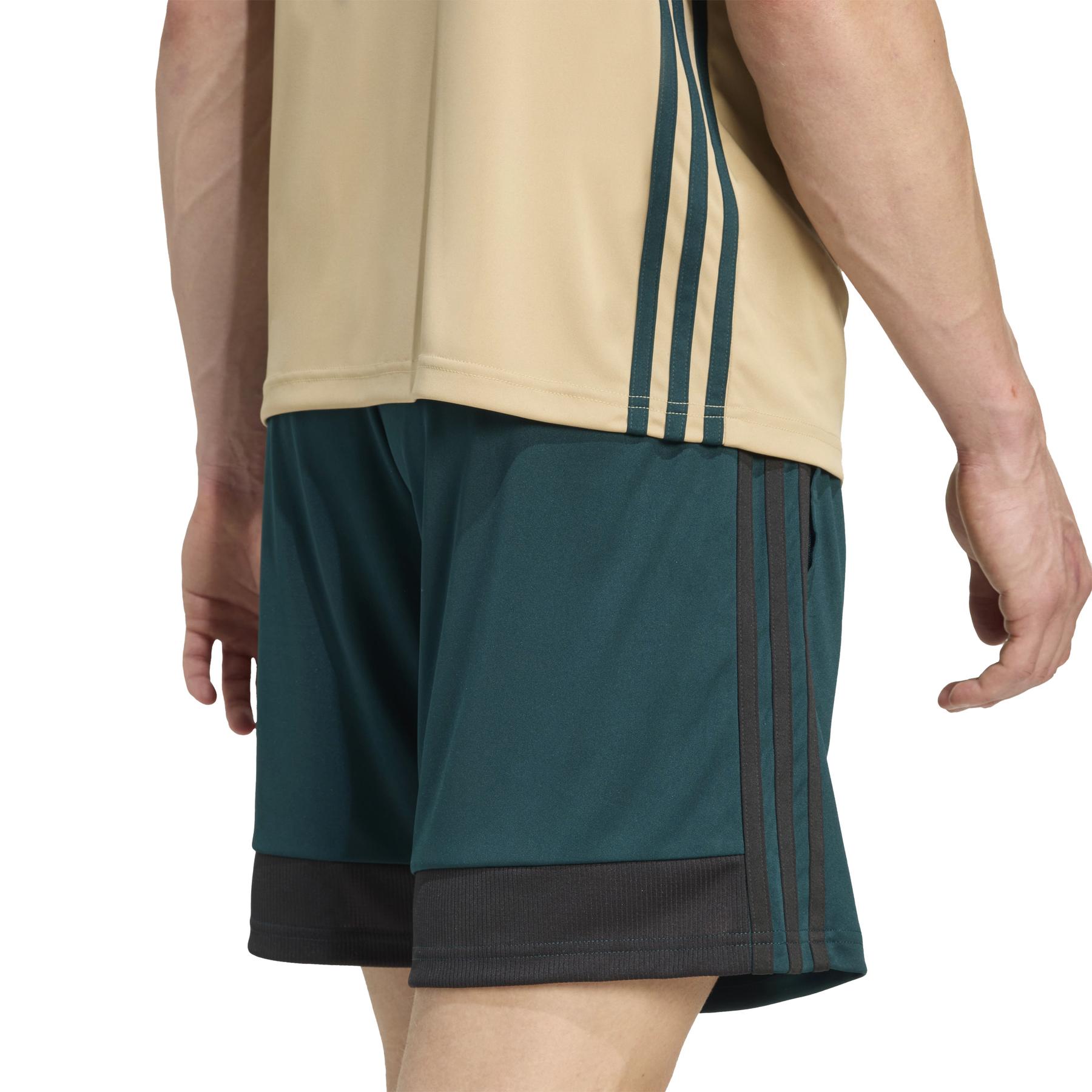 product/a/d/adidas_kc7232_vert-noir_7.jpg