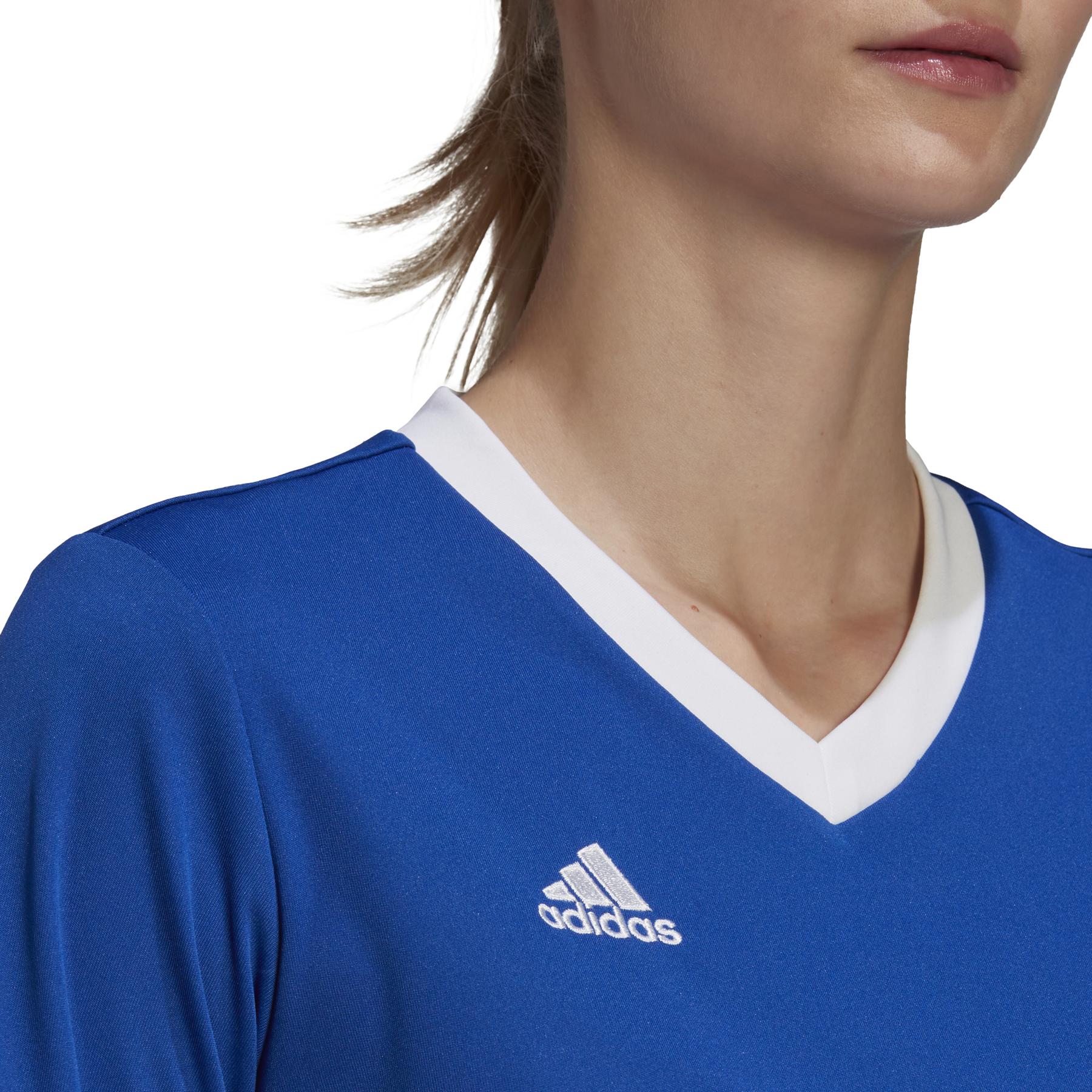 product/h/g/hg3947_app_on-model_detail-1_white_1645109579.jpg