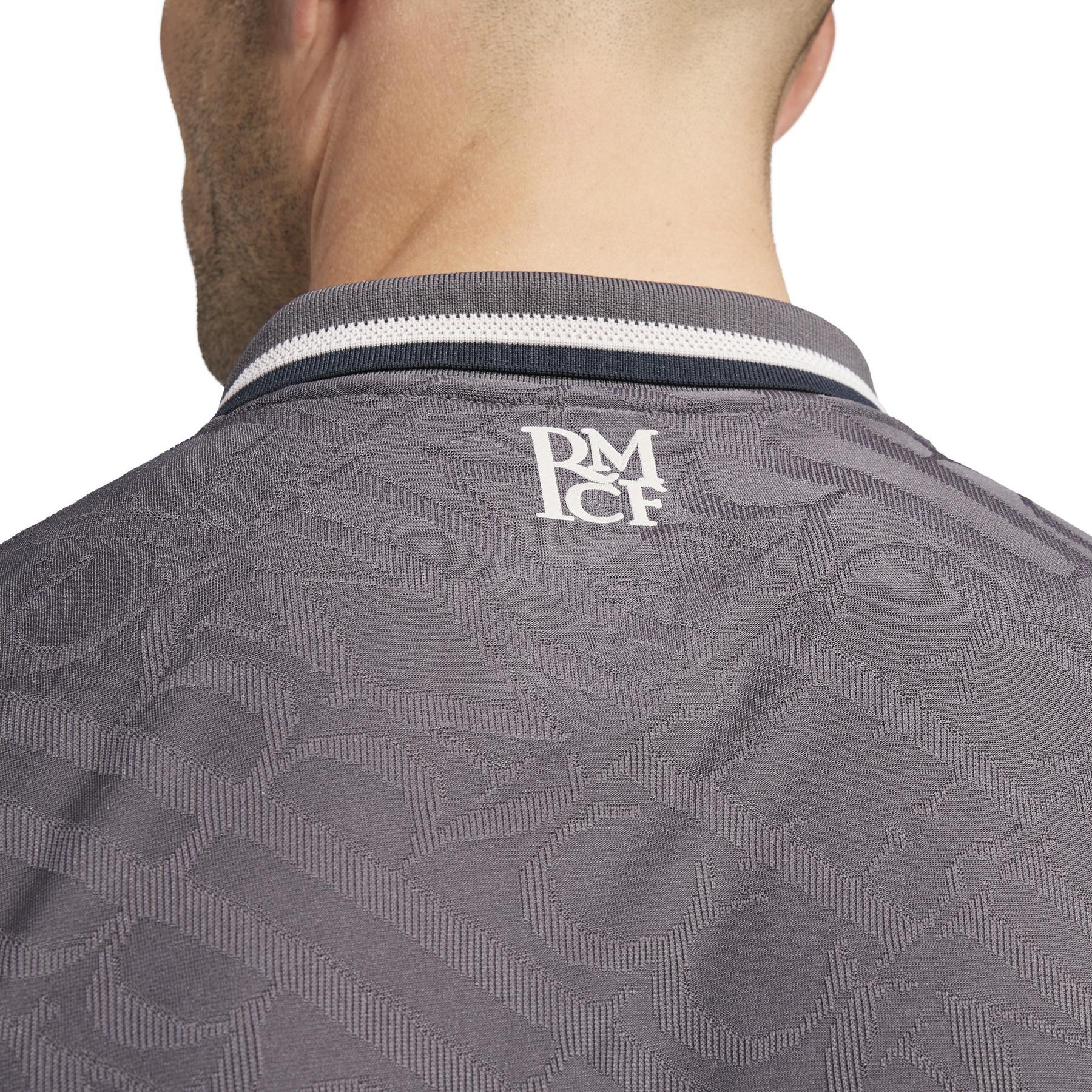 product/i/y/iy1761_10_apparel_on_model_detail_view_2_white.jpg