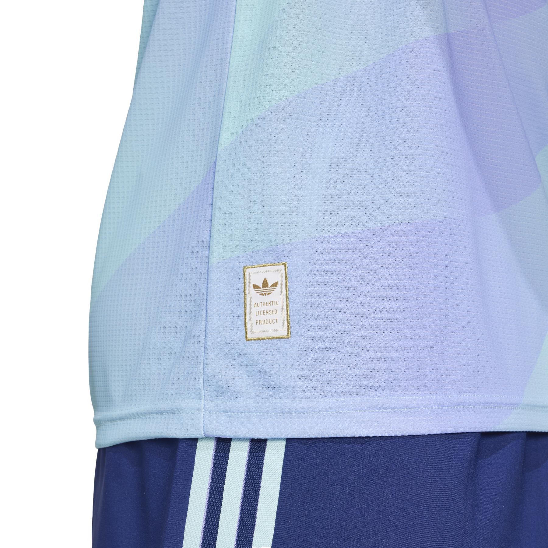 product/i/z/iz0112_9_apparel_on_model_detail_view_2_white.jpg