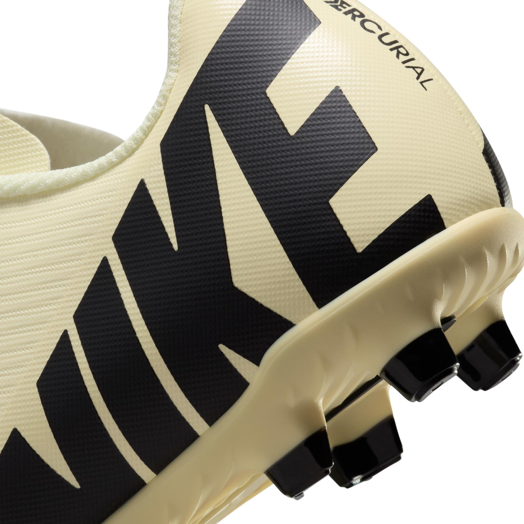 product/n/i/nike_dj5958-700-phsyd002.jpg