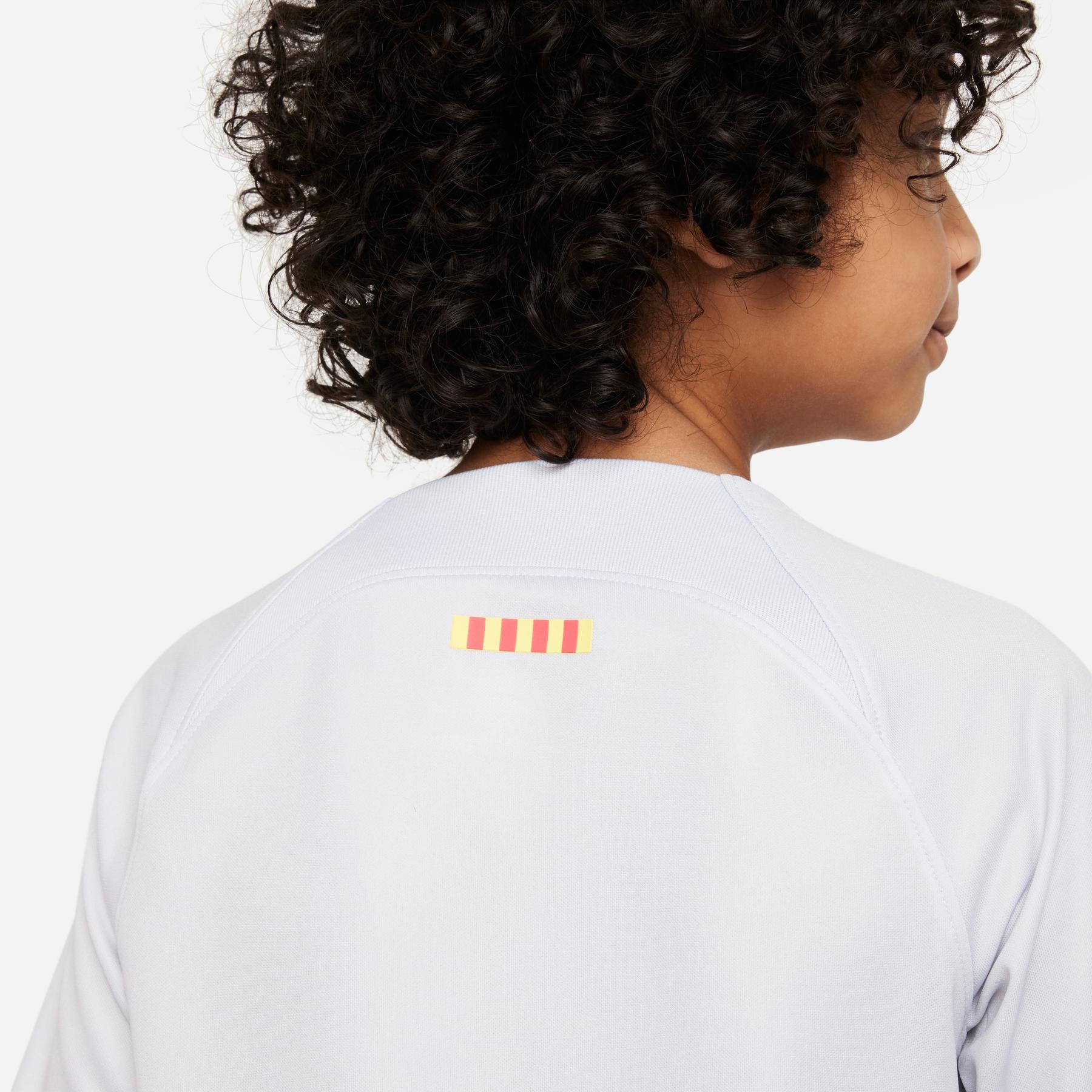 product/n/i/nike_dn2737-043-phsym003_new.jpg