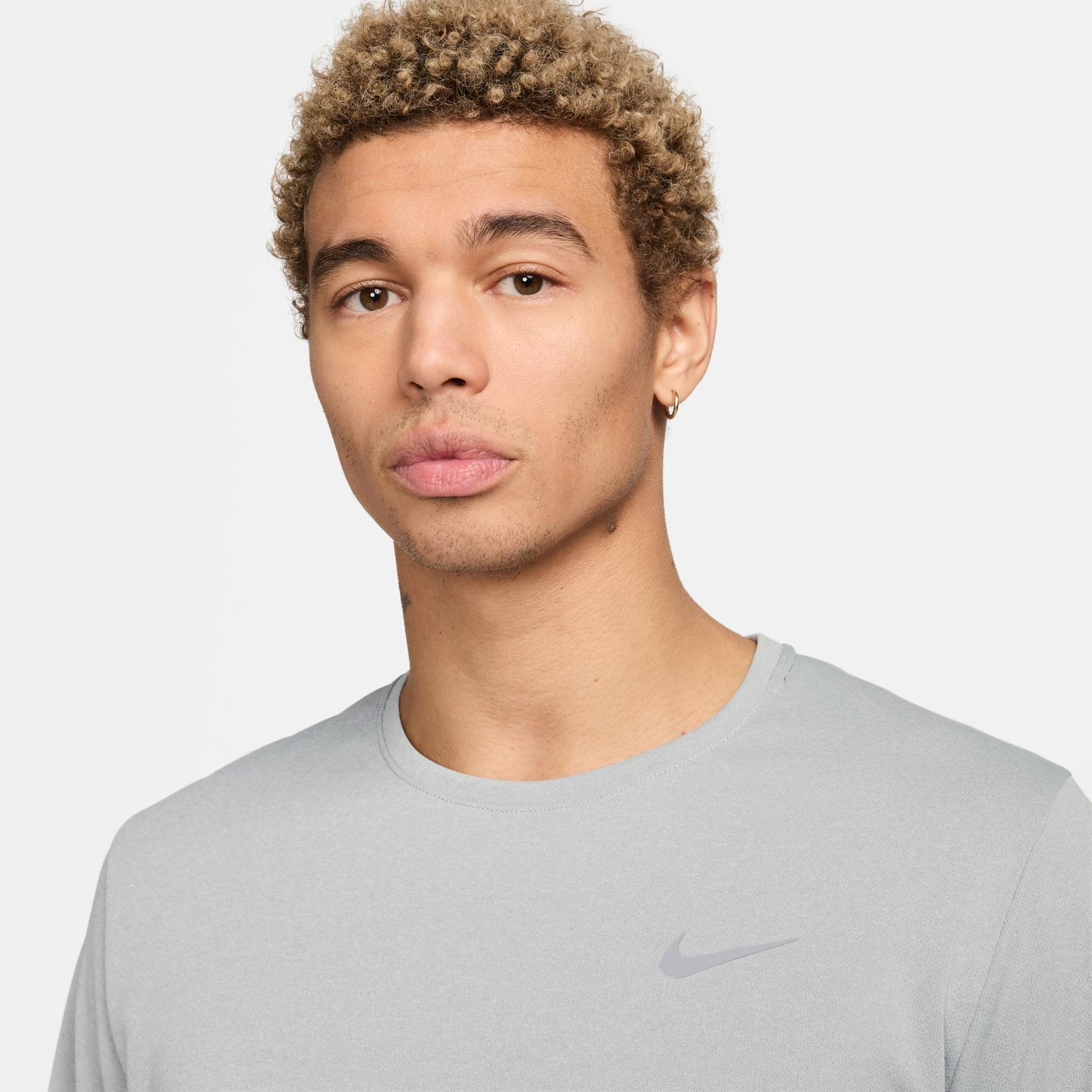 product/n/i/nike_fb7070-097-phsym001.jpg