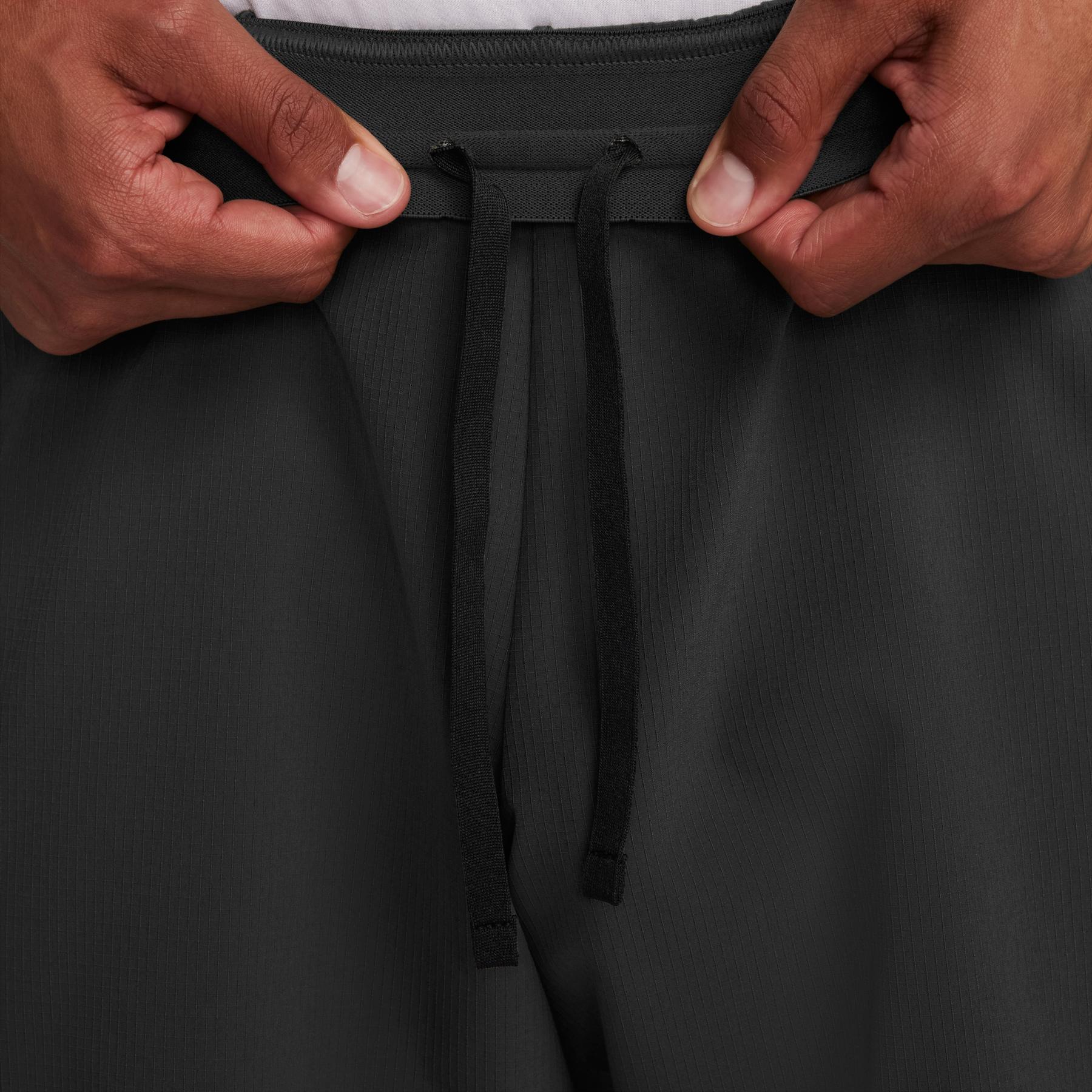 product/n/i/nike_fn3004-010-phsym002.jpg