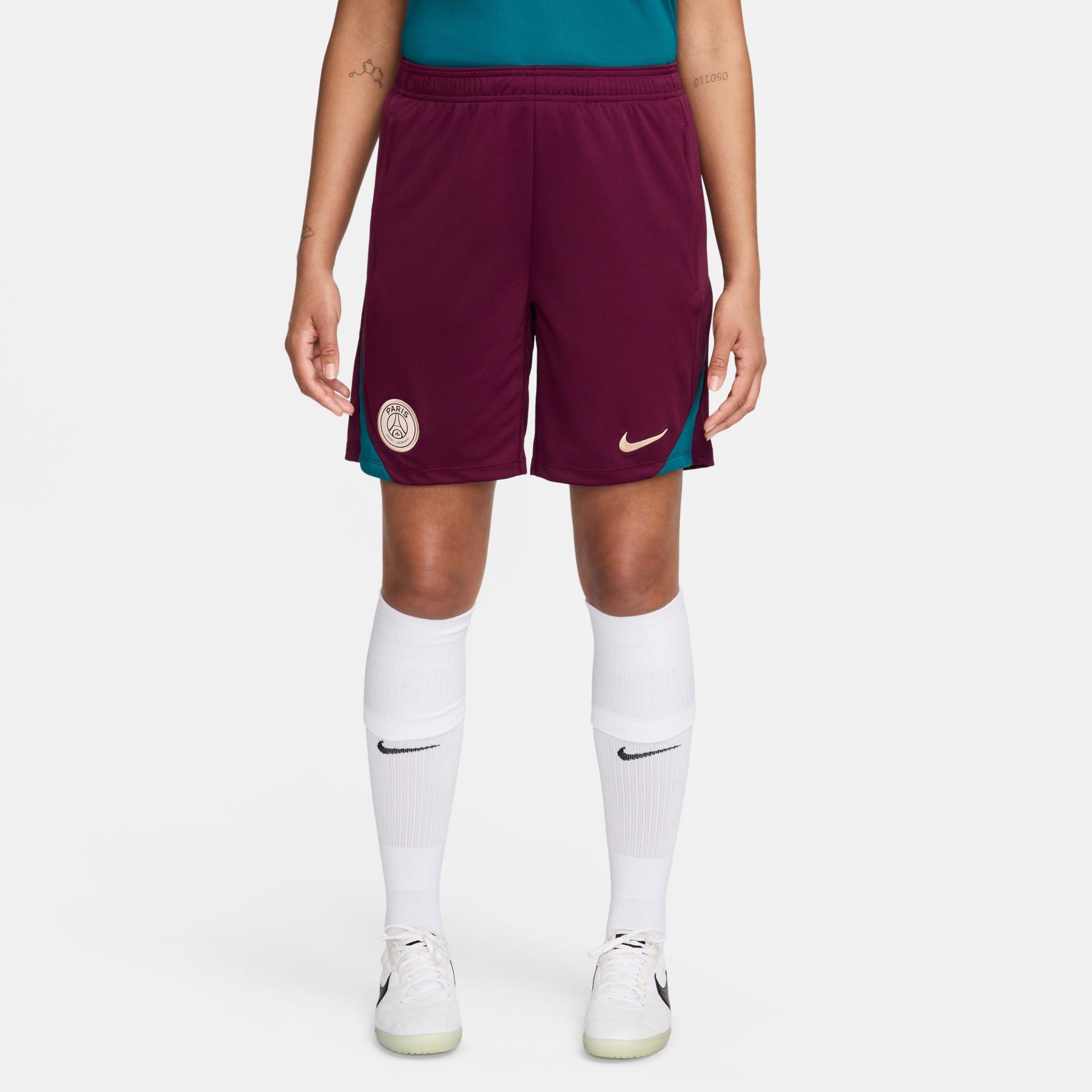 product/n/i/nike_fn9394-610-phsfm001.jpg
