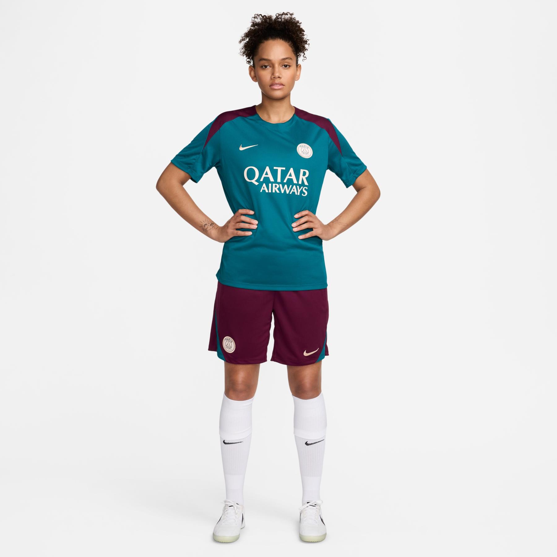 product/n/i/nike_fn9394-610-phsym006.jpg