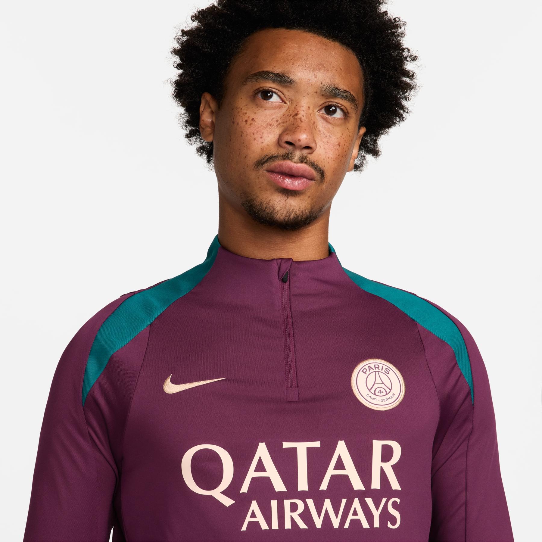 product/n/i/nike_fn9841-613-phsym001.jpg