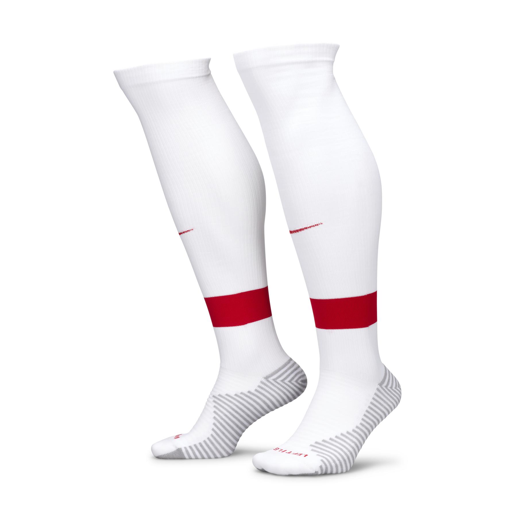 product/n/i/nike_fq8253-103_white-university-red-university-red_1.jpg