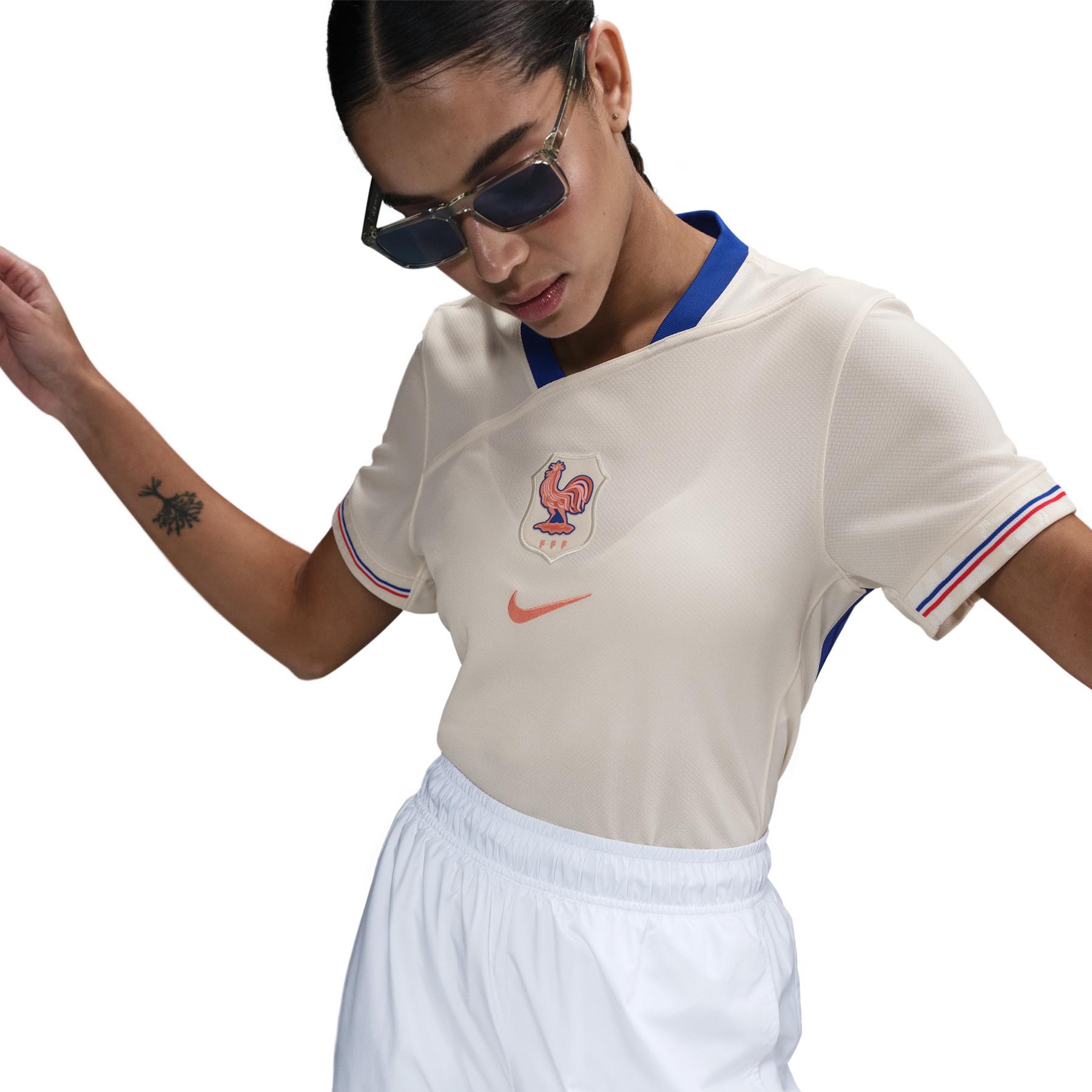 product/n/i/nike_fz9129-110-phsym003.jpg