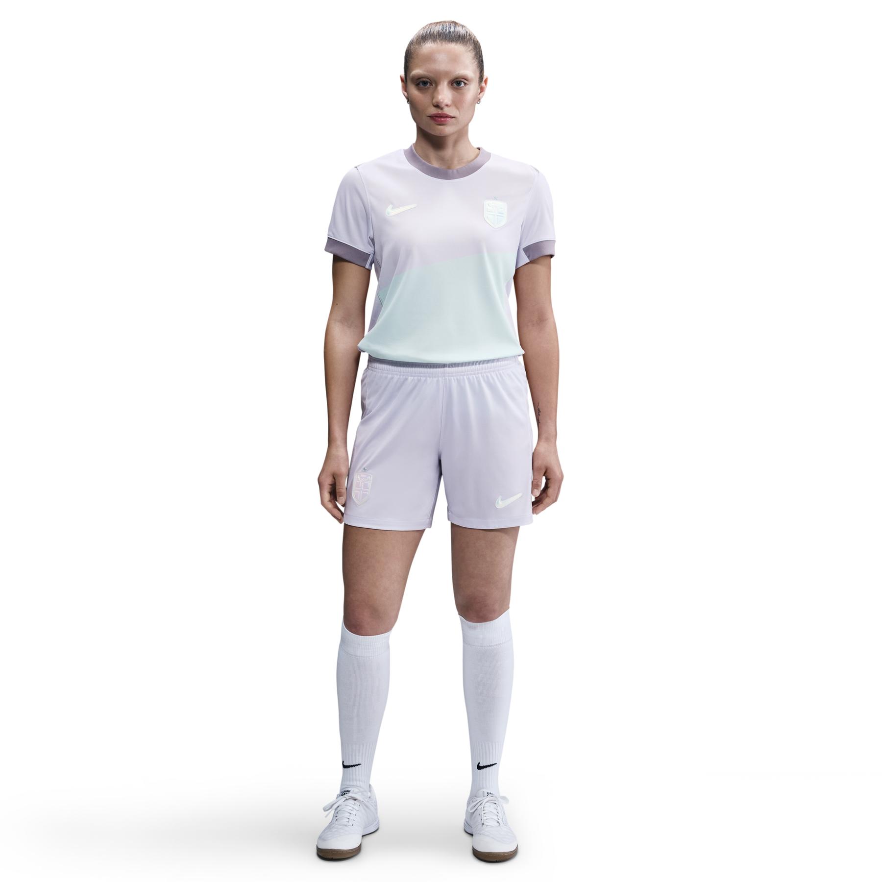 product/n/i/nike_fz9186-538-phsfm001.jpg