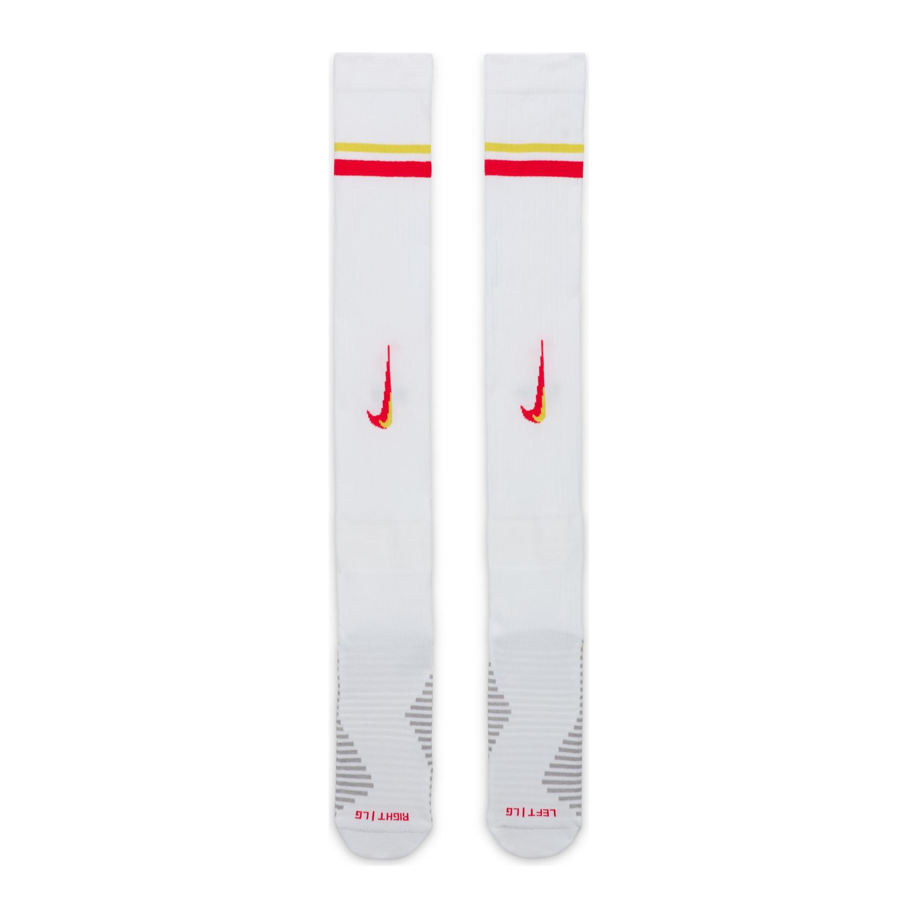 product/n/i/nike_hm3915-100-phcyd001.jpg