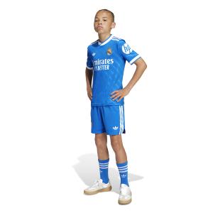 product/a/d/adidas_jp3931_8_apparel_on_model_walking_view_white.jpg